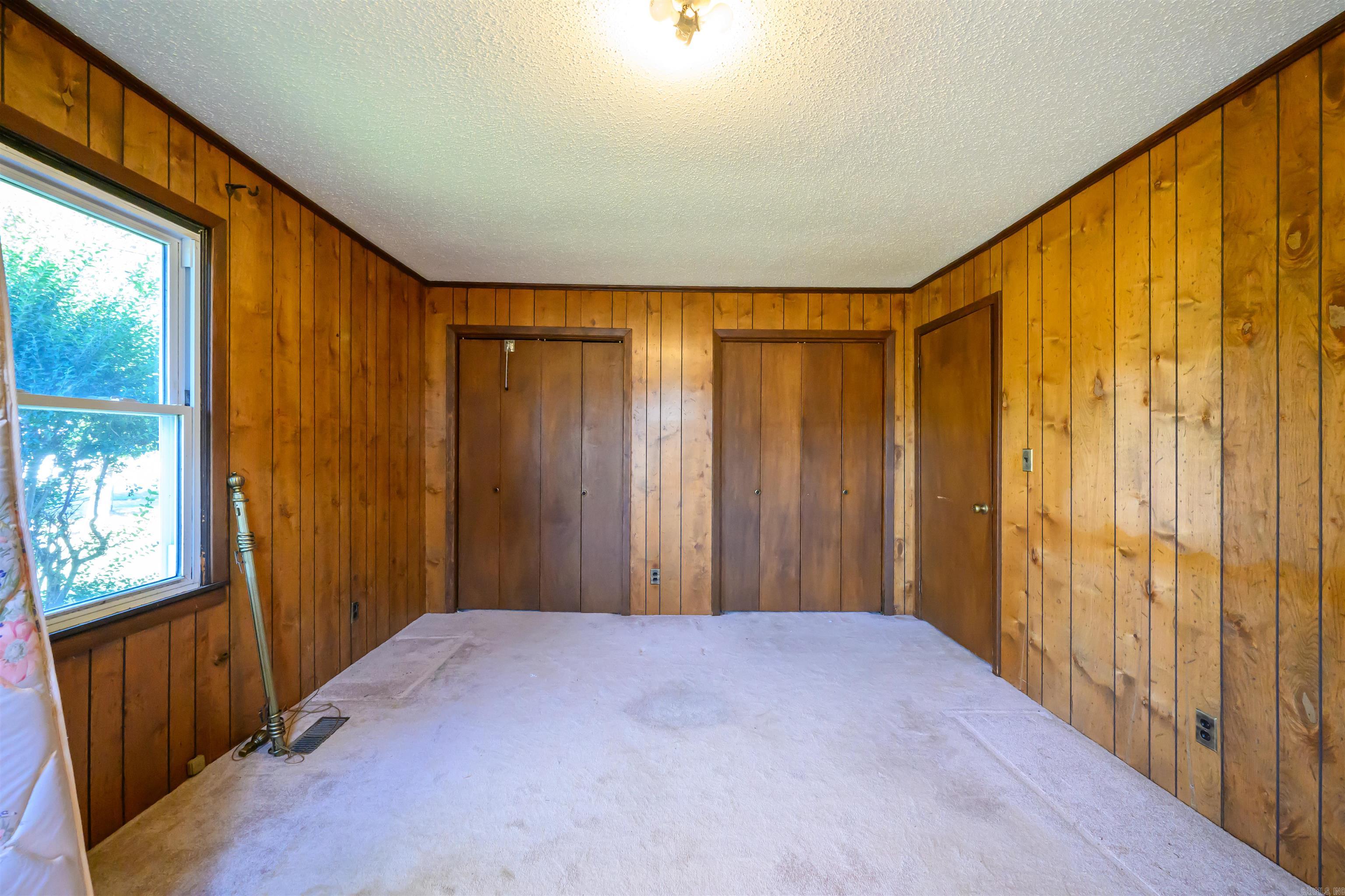 COLLEGE SQUARE - Residential