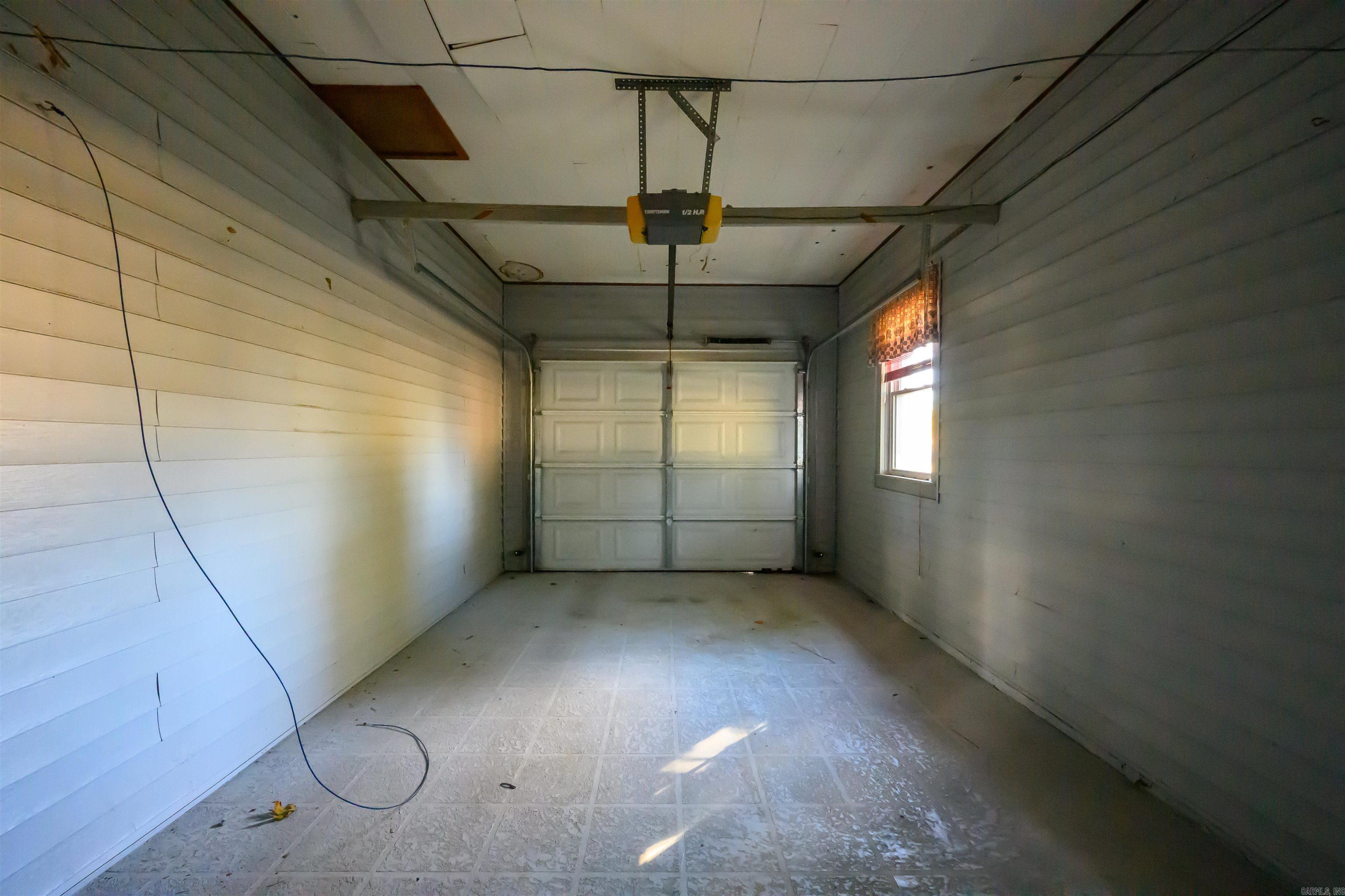 COLLEGE SQUARE - Residential