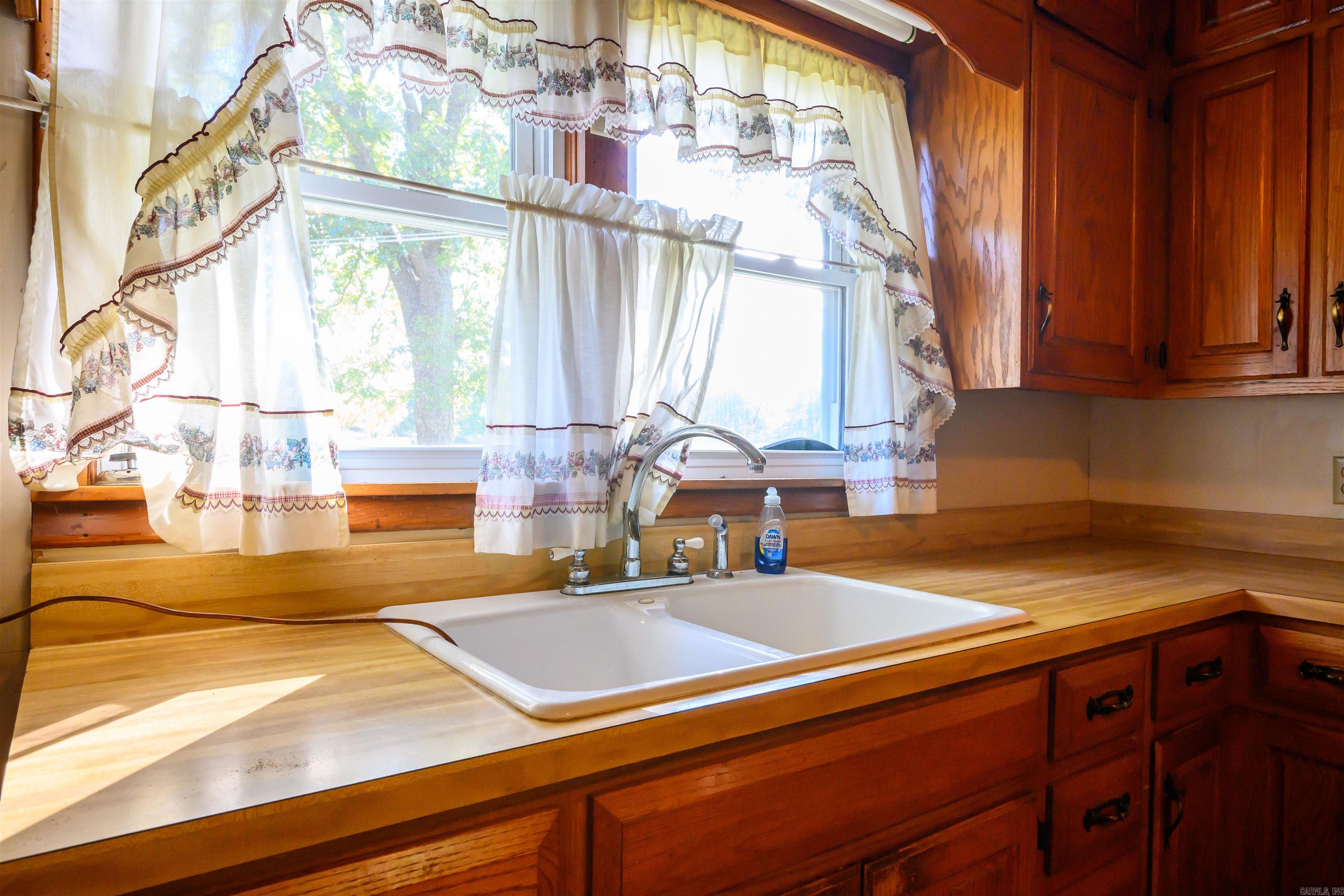 COLLEGE SQUARE - Residential