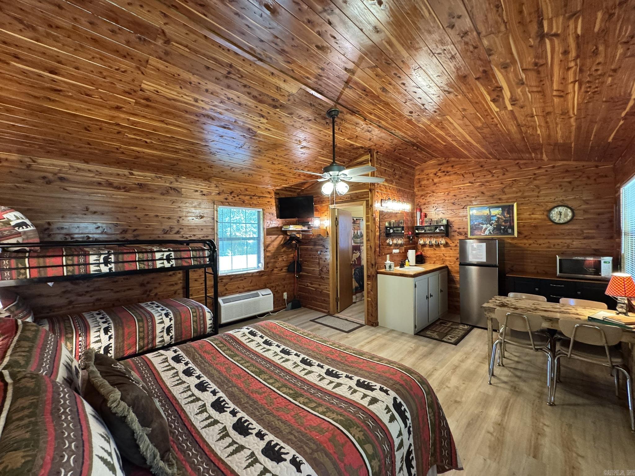 Metes & Bounds - Residential Income