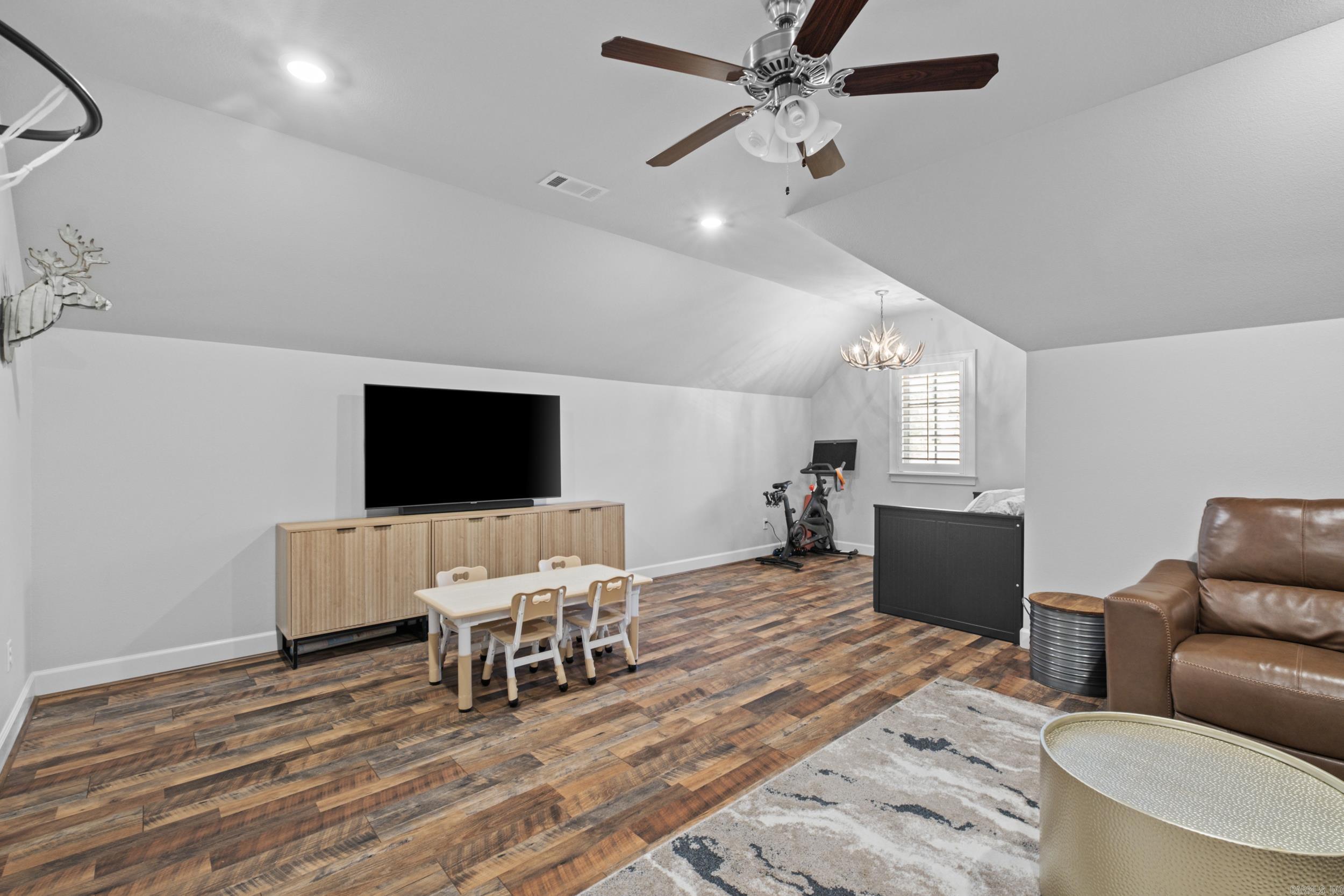 CHENAL VALLEY "MIRABEL COURT" - Residential