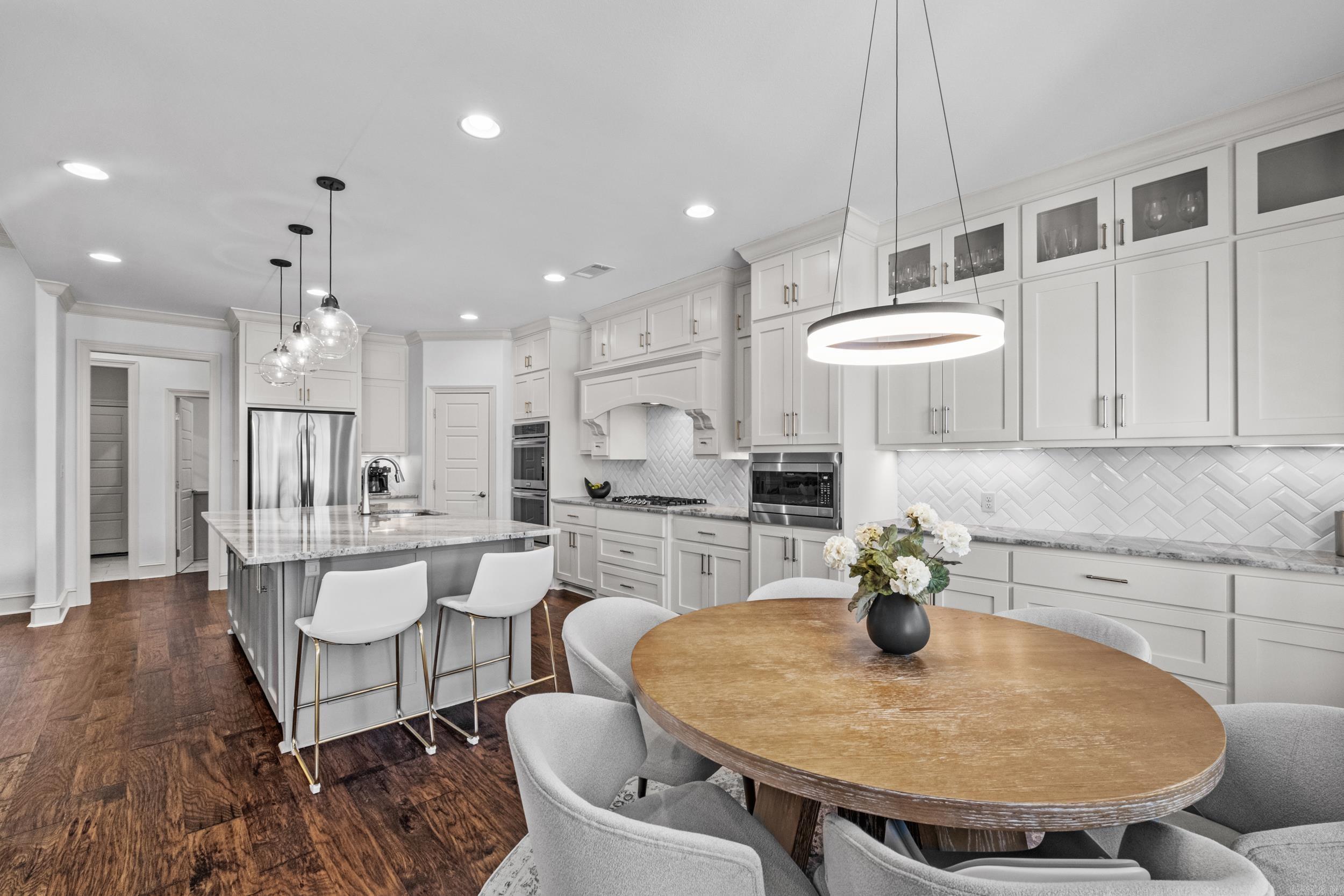 CHENAL VALLEY "MIRABEL COURT" - Residential