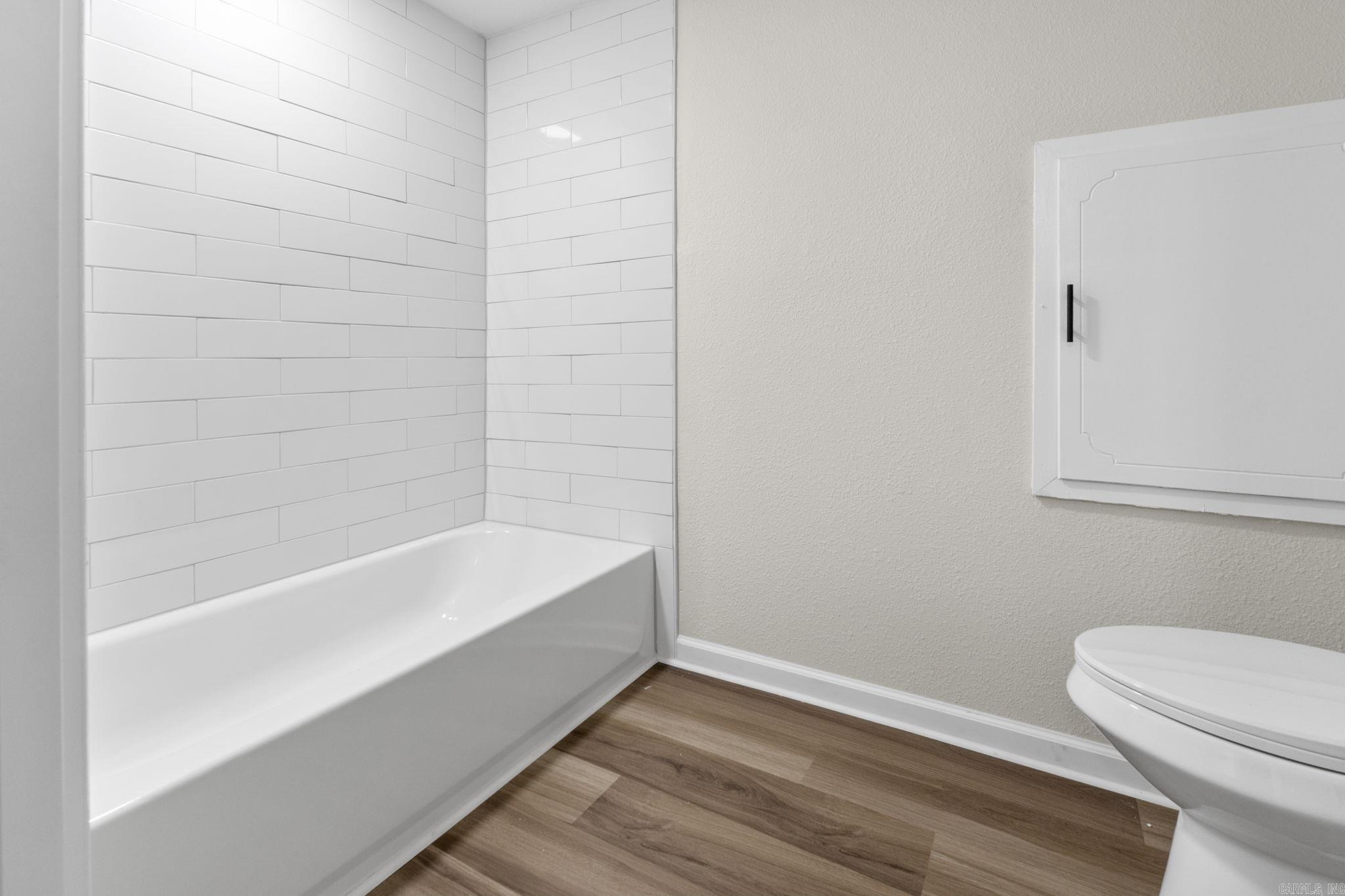 LAKEWOOD NE - Residential