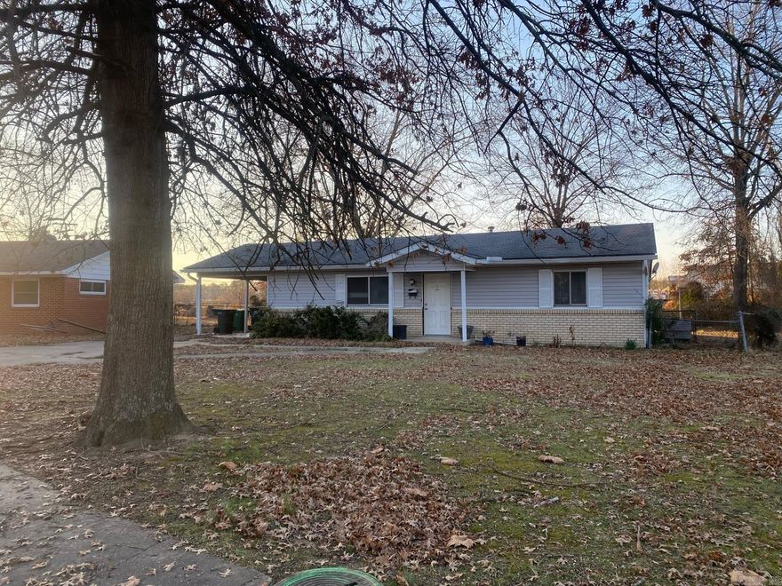 Beautiful home ready move in. It’s a 4 bed 2 bath with central heat and air.  We accept all interested parties. Kindly submit application.  Attach proof of your income. Income should be 3x the rent. We will schedule a tour for you once qualified.  Lease for a year.