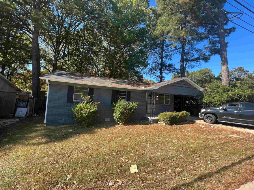 *MOVE IN SPECIAL*! Back yard is prefect for entertaining, not to mention, the home has been freshly renovated. This 3 bed 1.5 bath home is ready for you to move into today. Close to entertainment, shopping and dining. Schedule your private tour with me today.