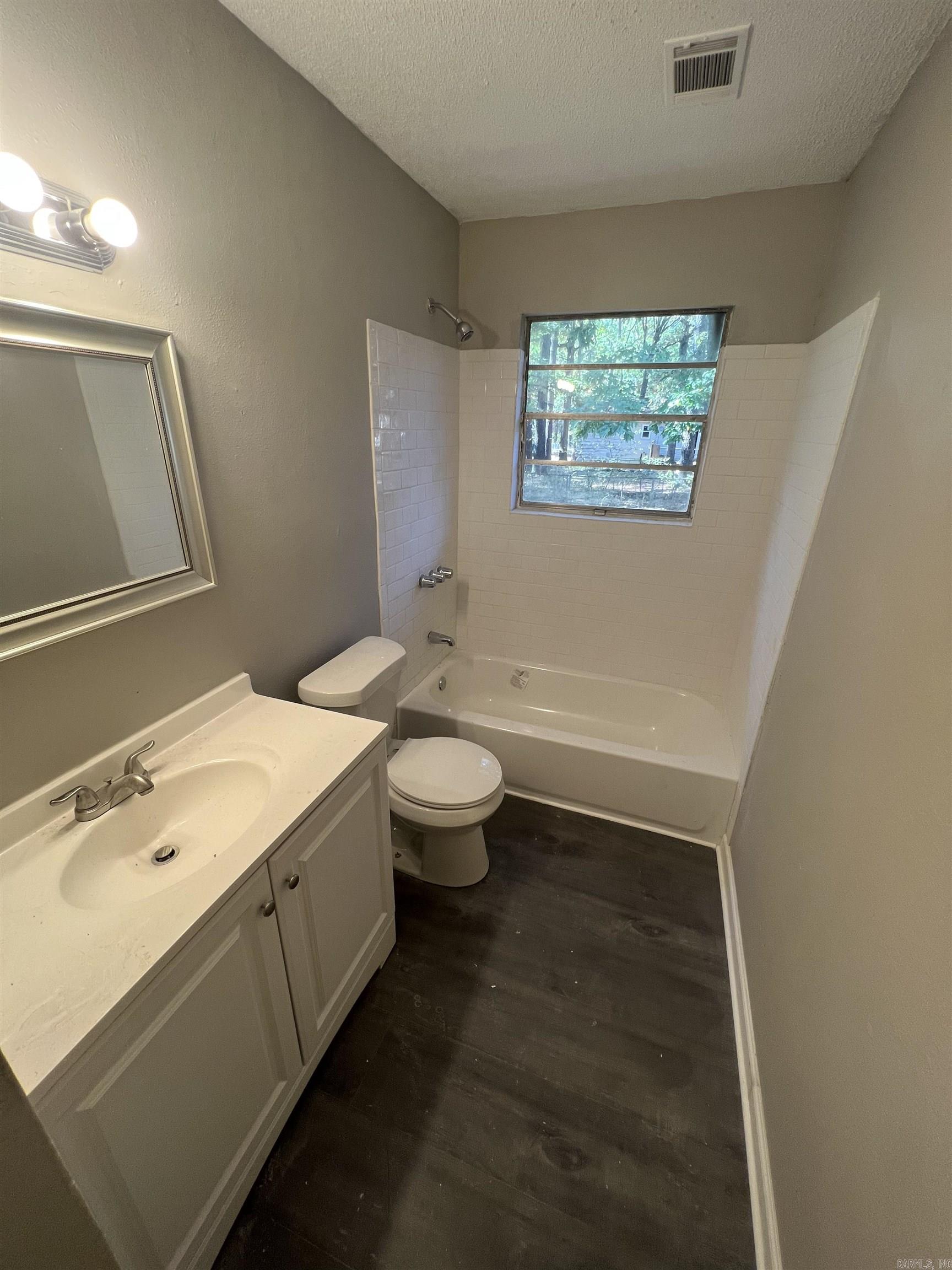 Burnelle Manor - Residential Lease