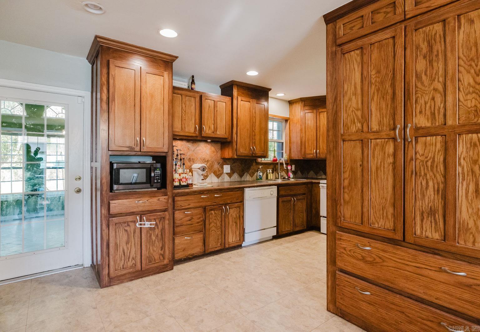 CUSHING MANOR - Residential