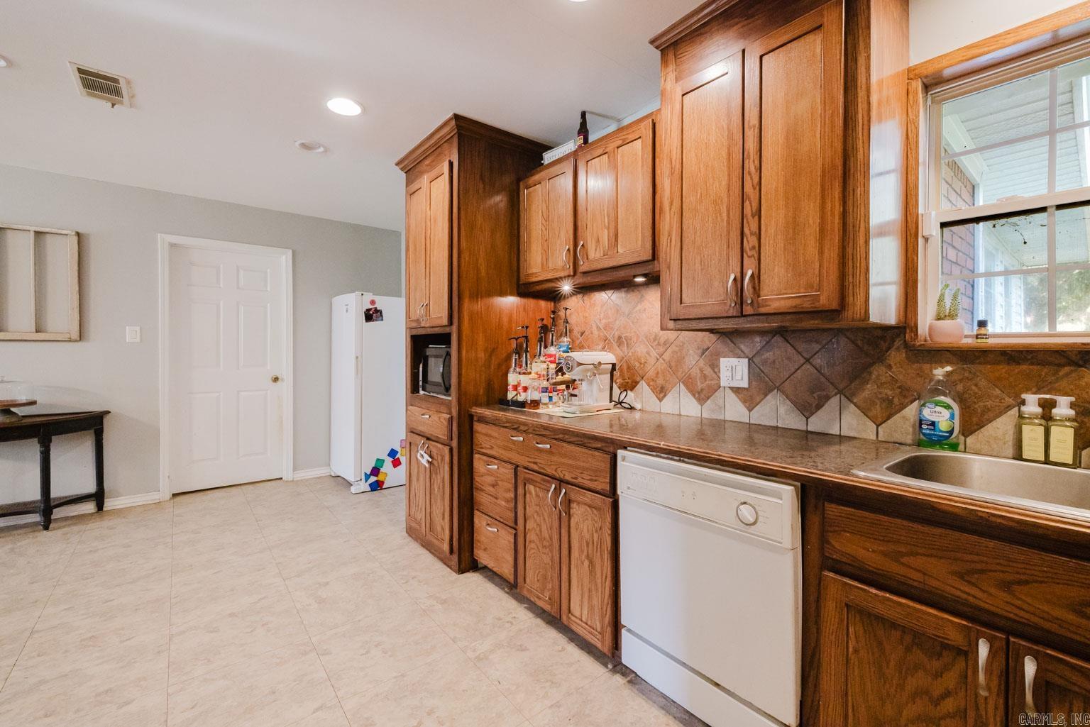 CUSHING MANOR - Residential