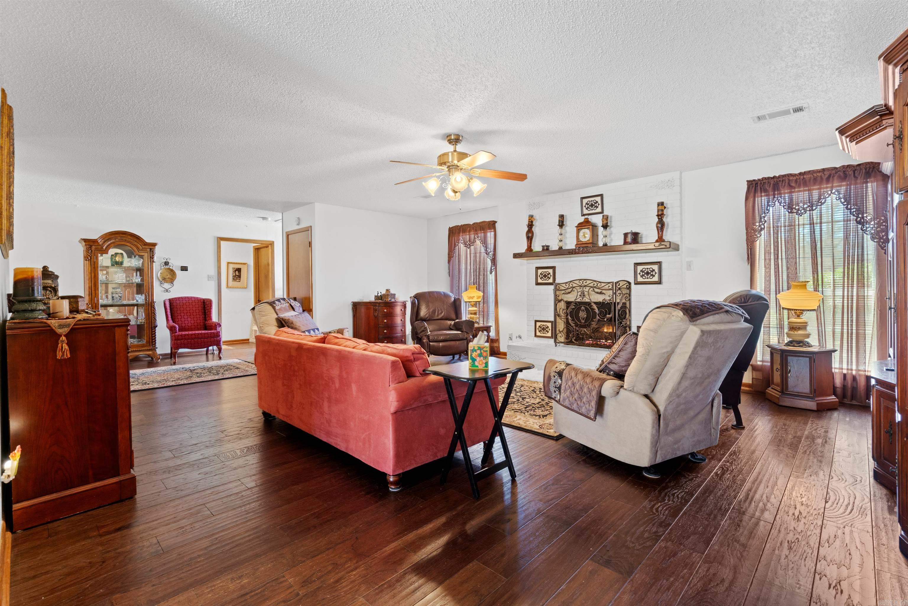 VILLAGE SOUTH - Residential