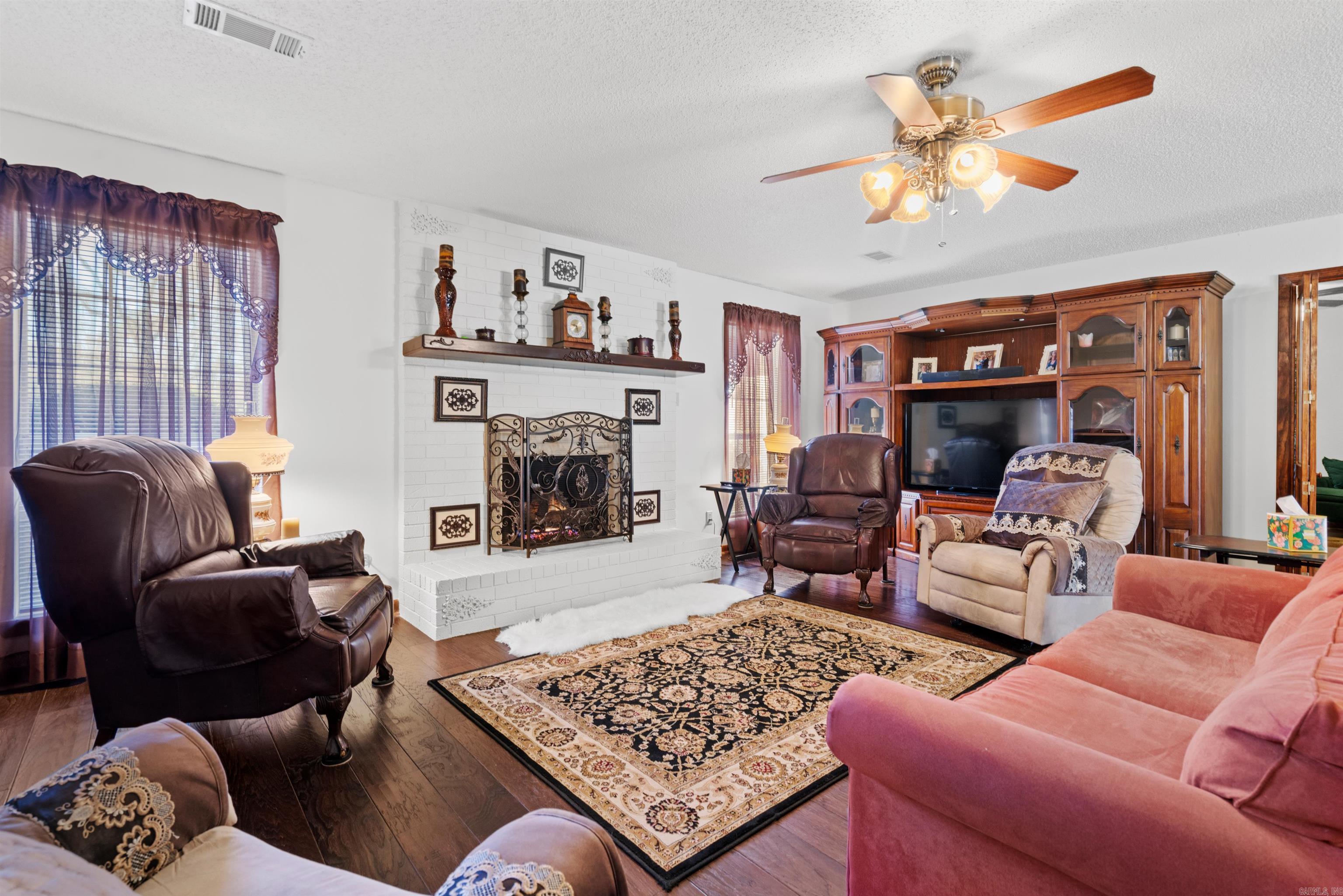 VILLAGE SOUTH - Residential