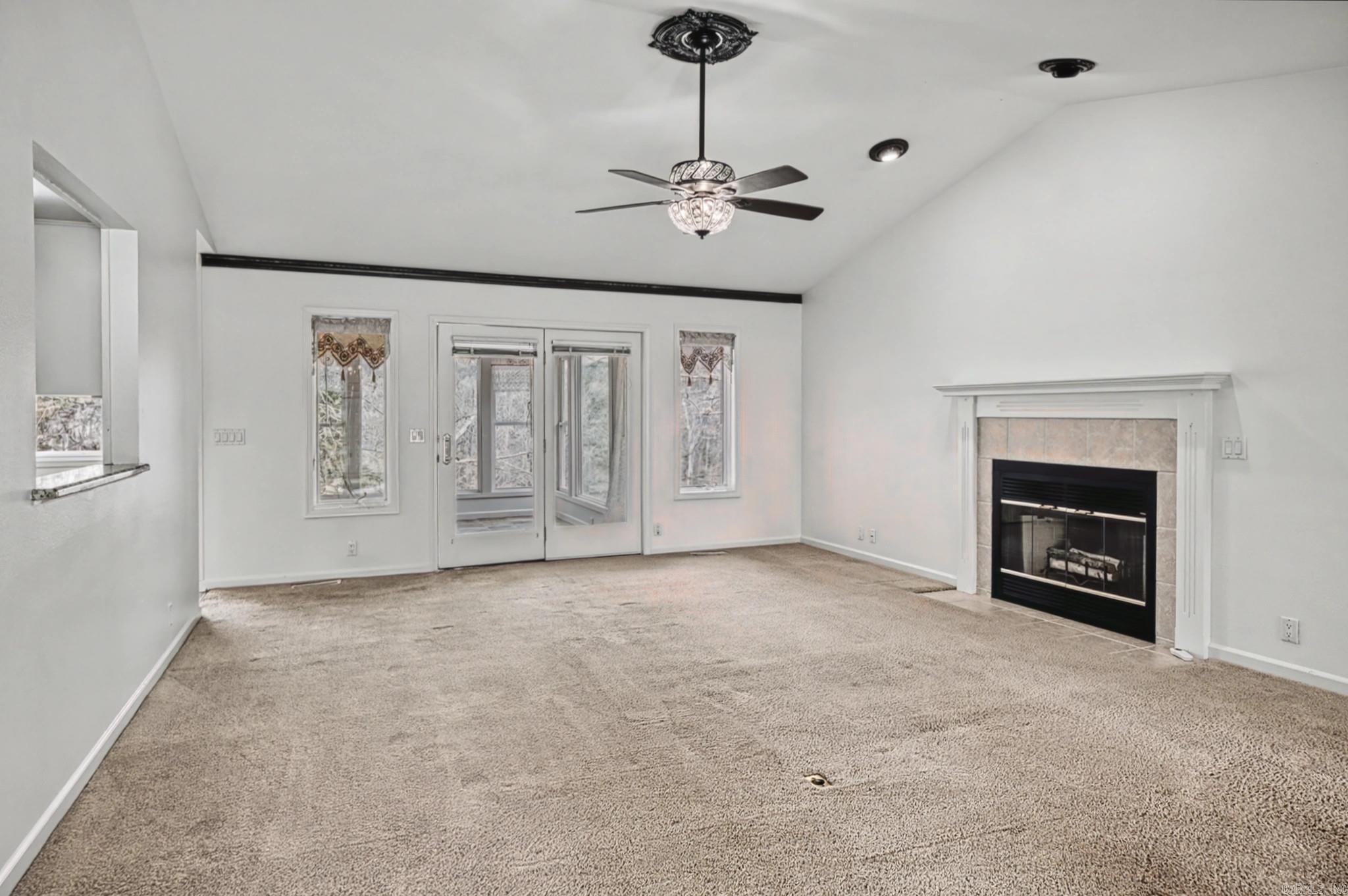 MAGELLAN COURTS - Residential