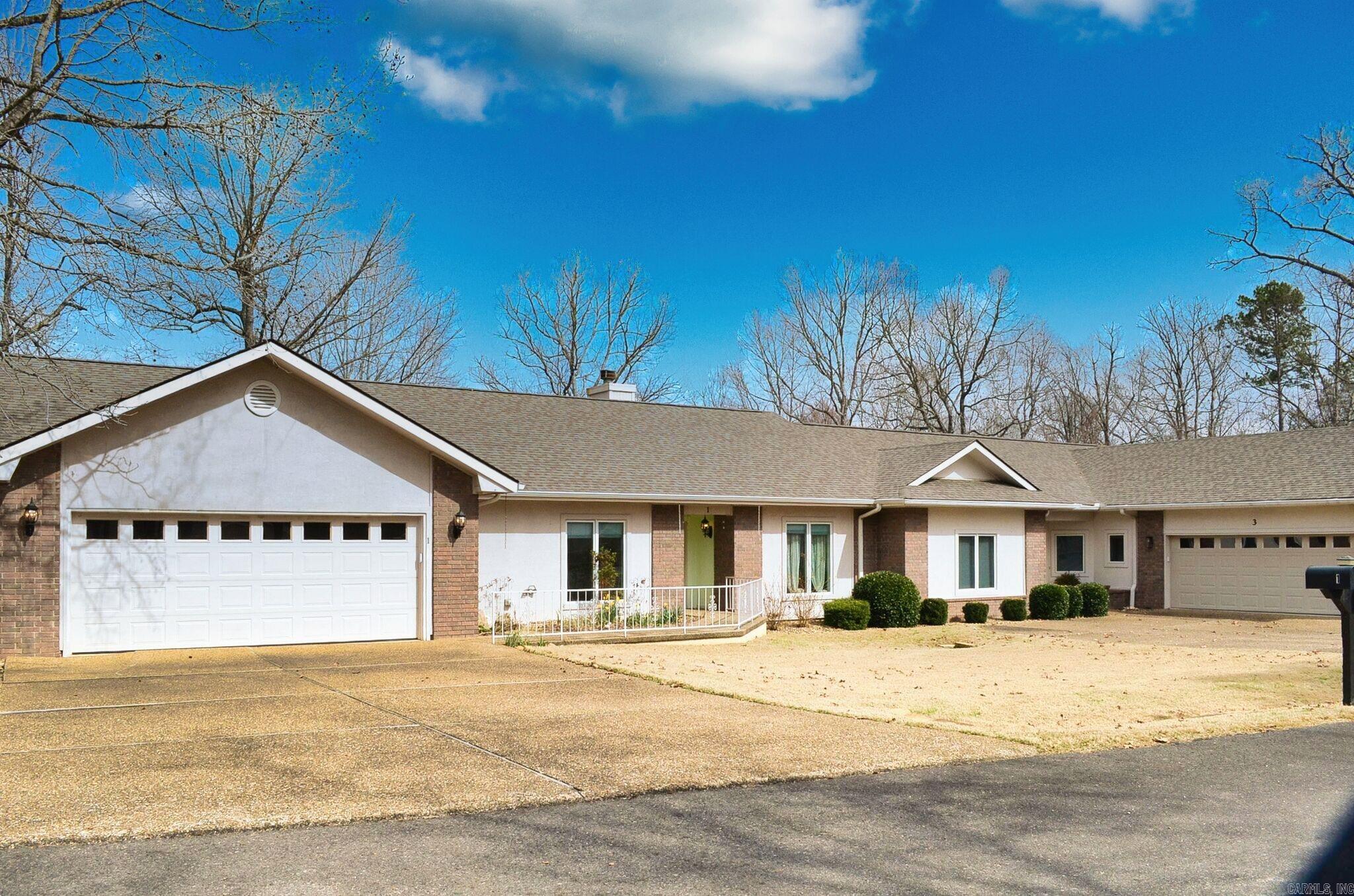 MAGELLAN COURTS - Residential