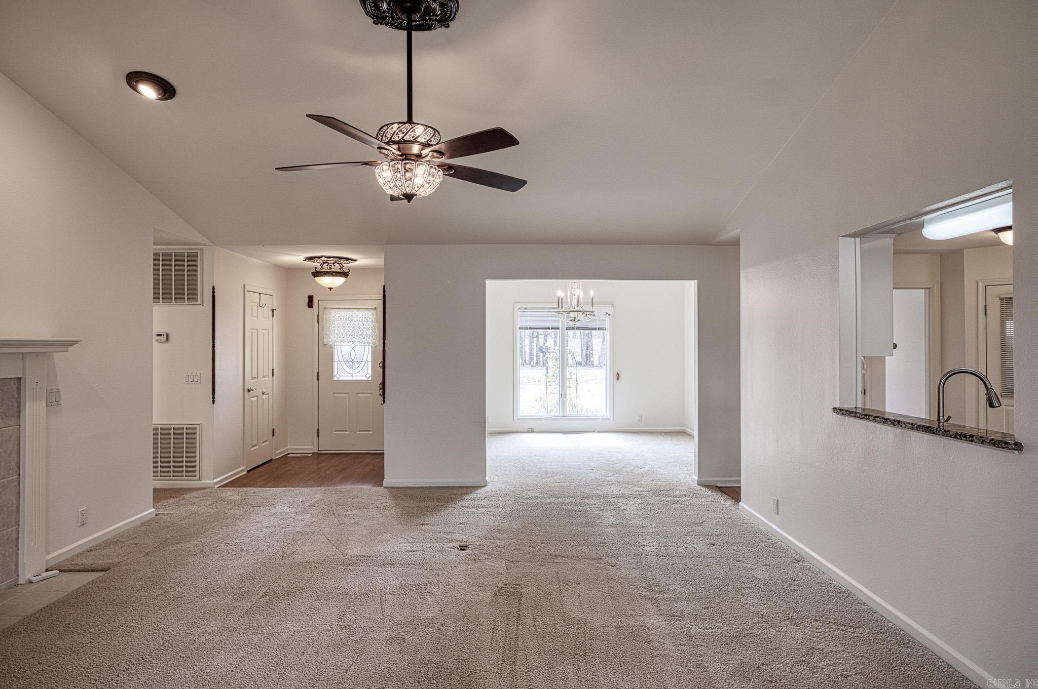 MAGELLAN COURTS - Residential