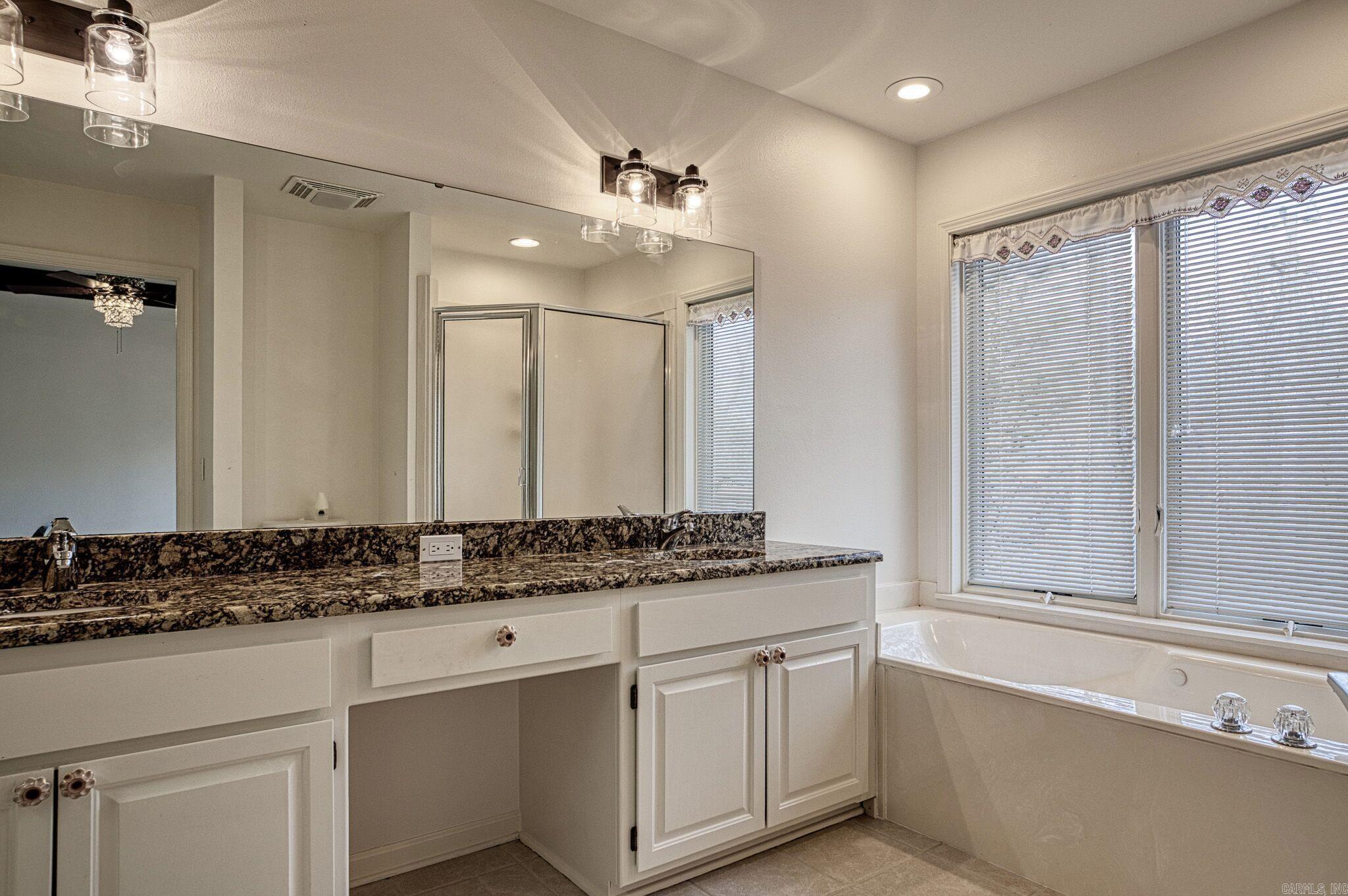 MAGELLAN COURTS - Residential