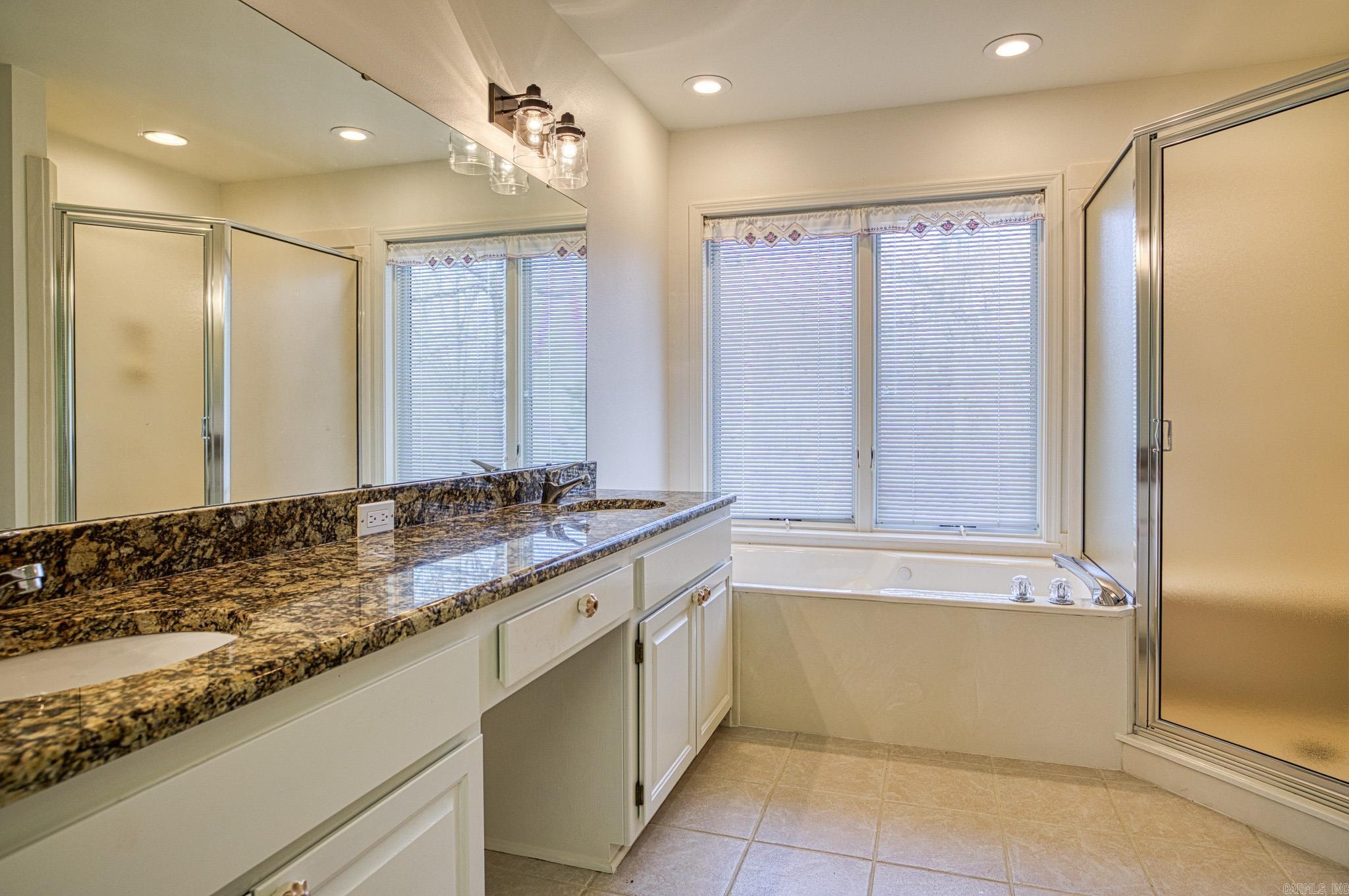 MAGELLAN COURTS - Residential