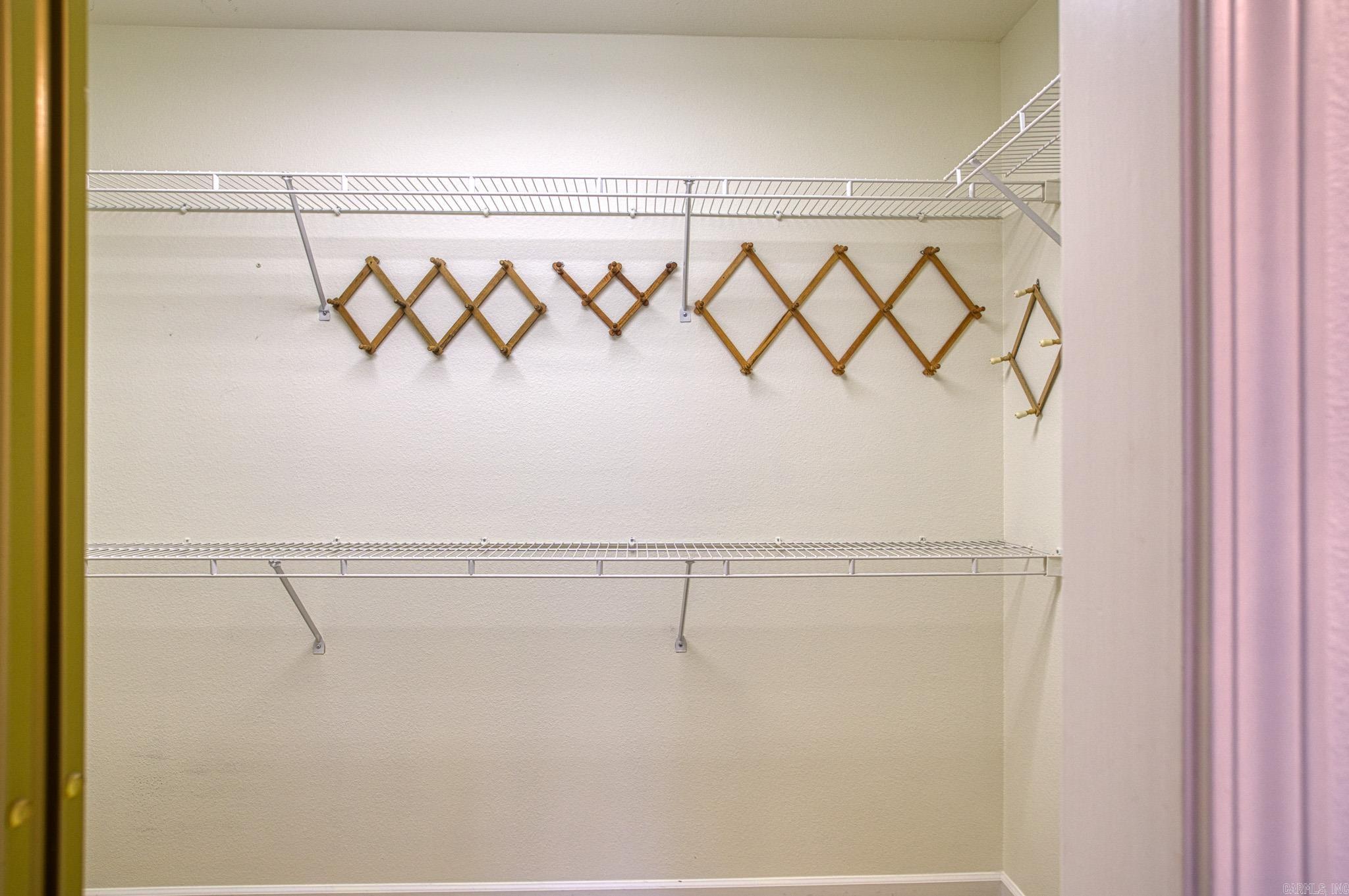 MAGELLAN COURTS - Residential