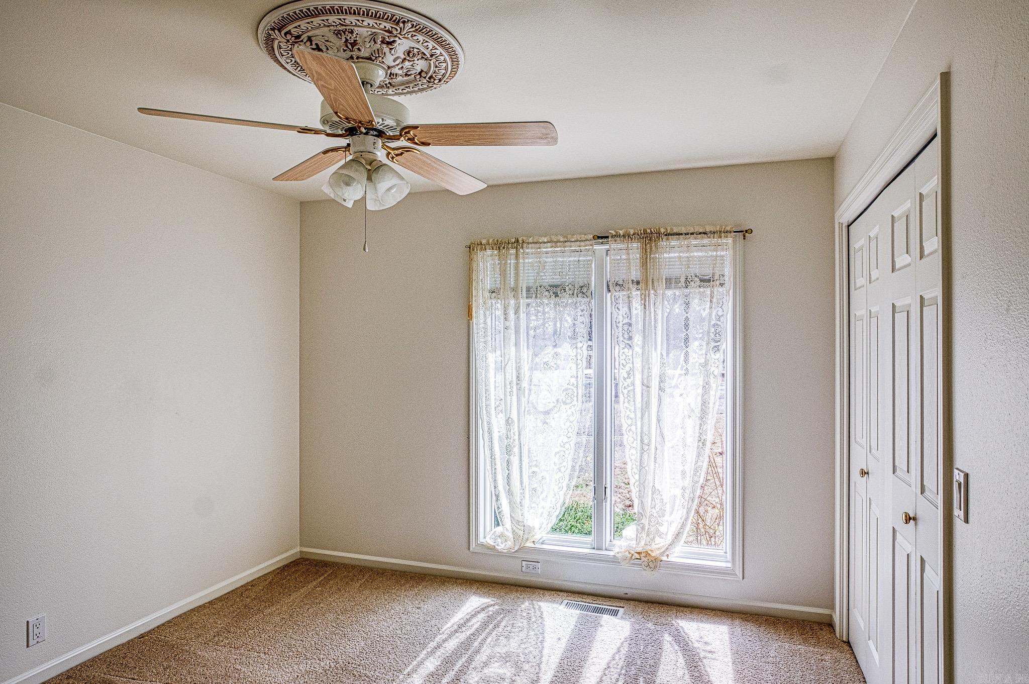 MAGELLAN COURTS - Residential