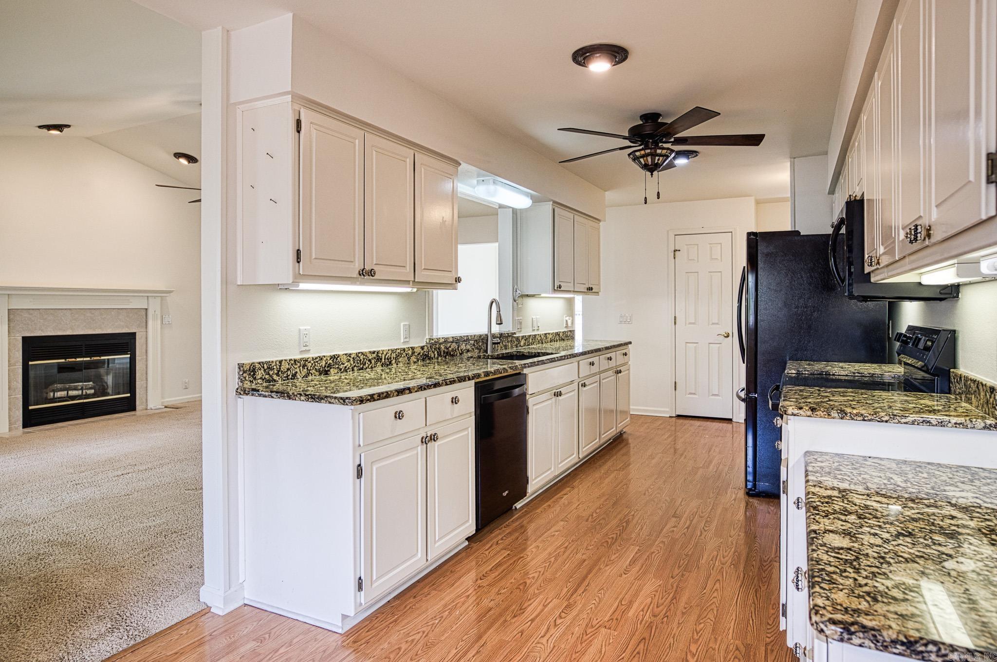 MAGELLAN COURTS - Residential