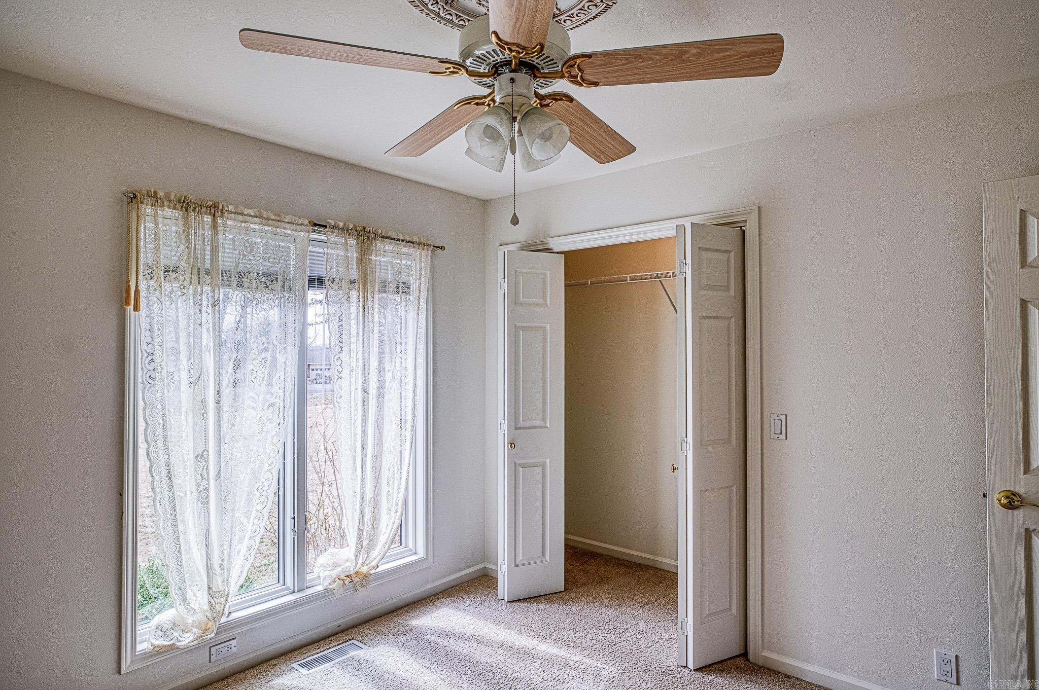 MAGELLAN COURTS - Residential