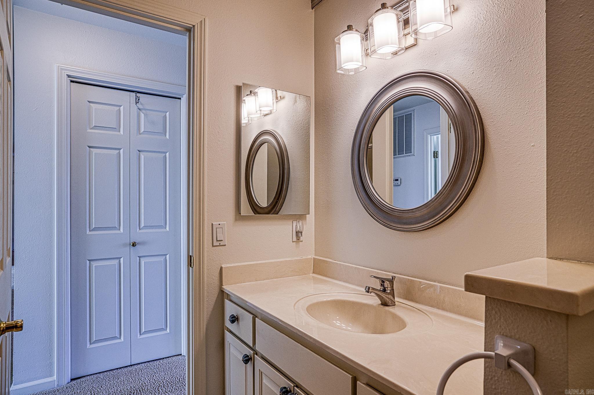 MAGELLAN COURTS - Residential