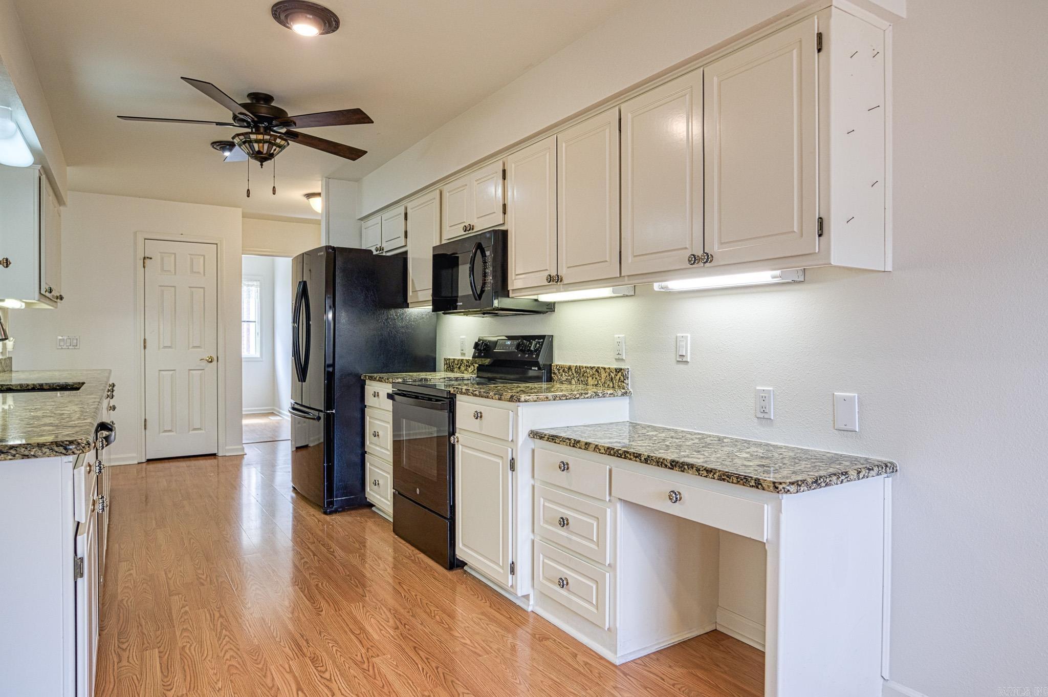 MAGELLAN COURTS - Residential