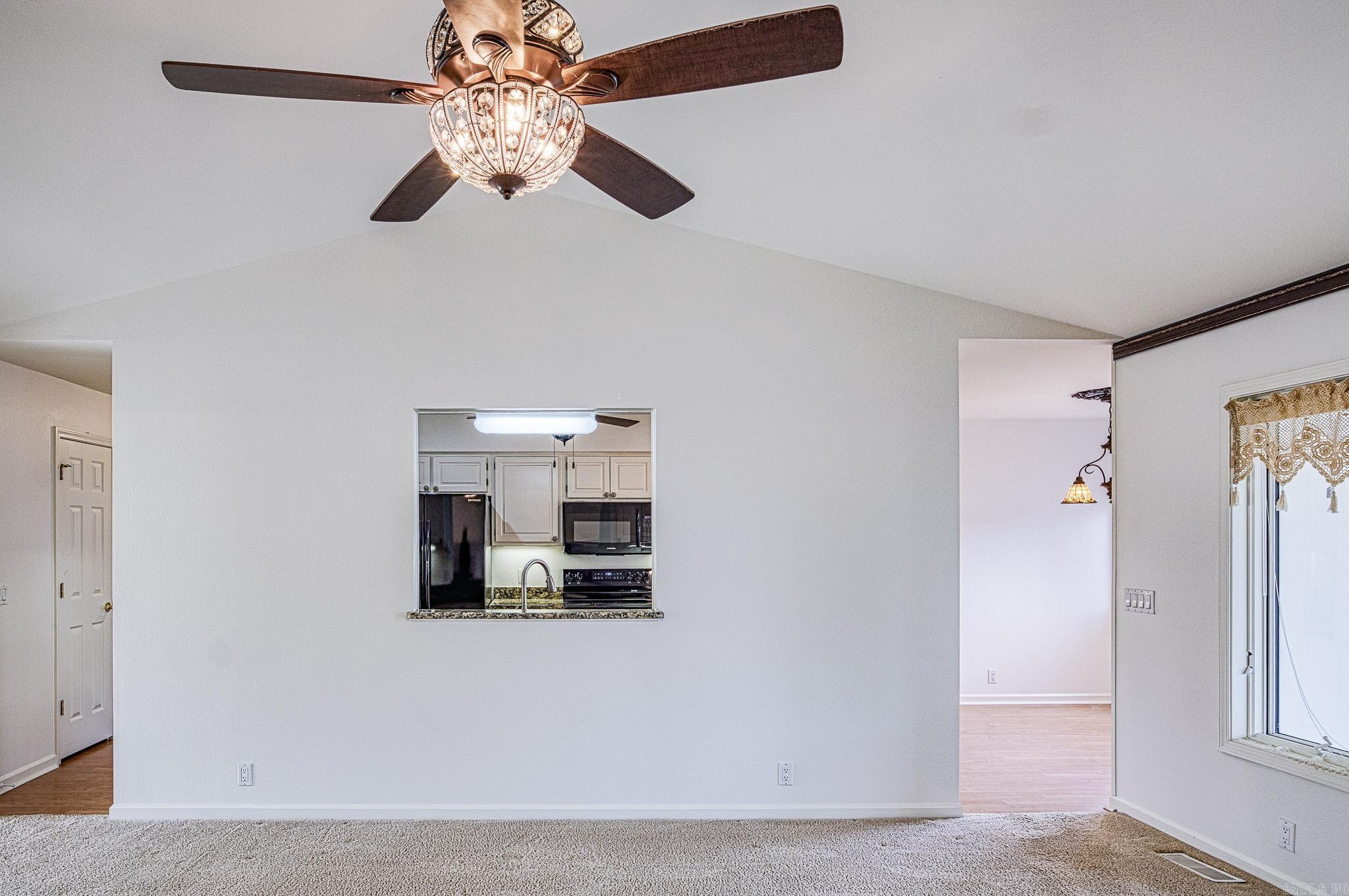 MAGELLAN COURTS - Residential