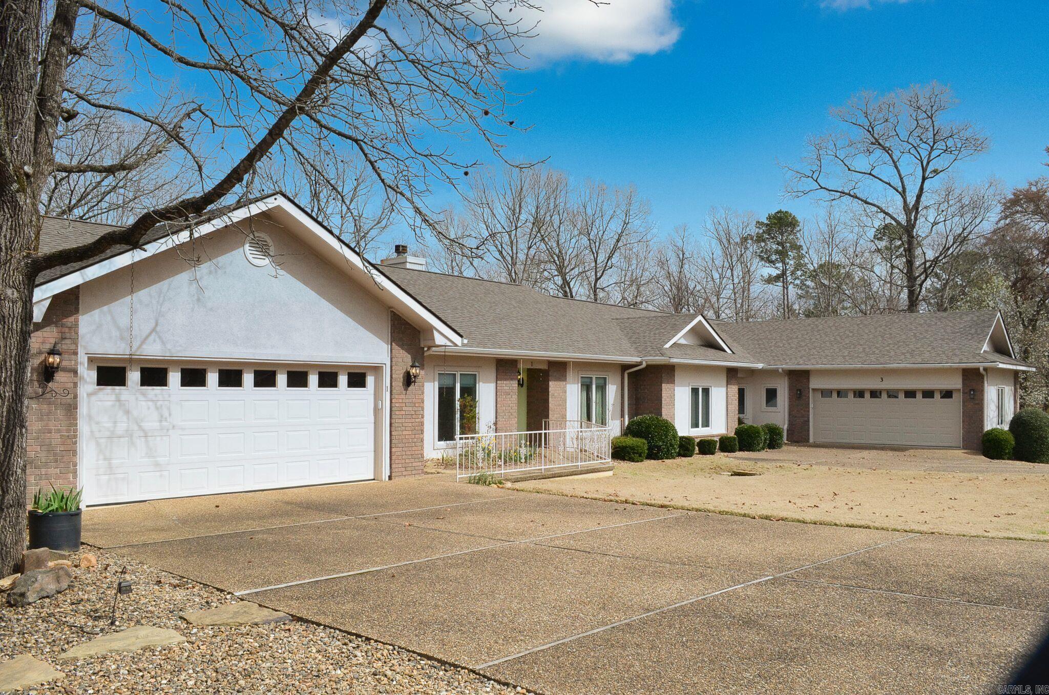 MAGELLAN COURTS - Residential