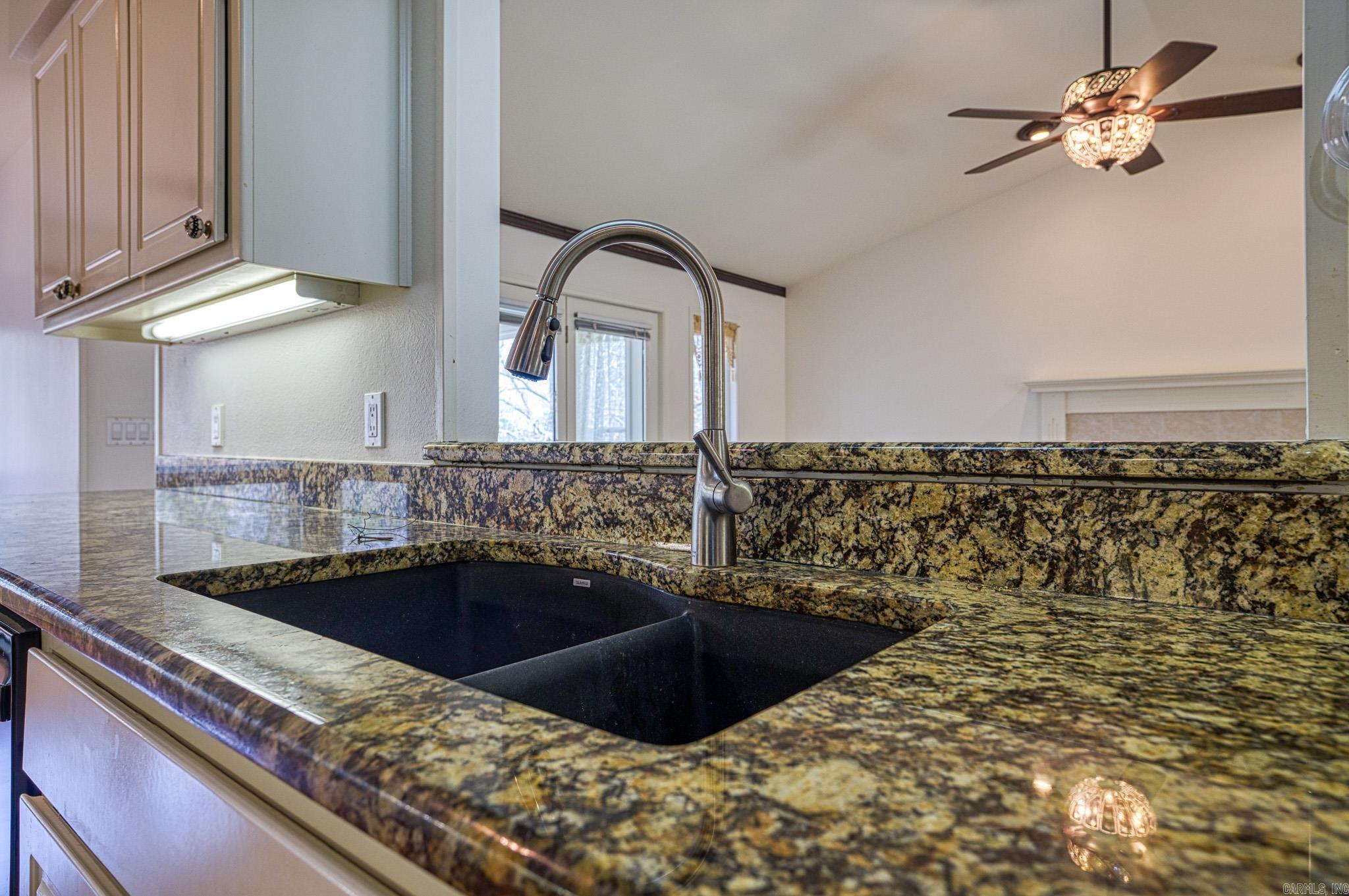 MAGELLAN COURTS - Residential