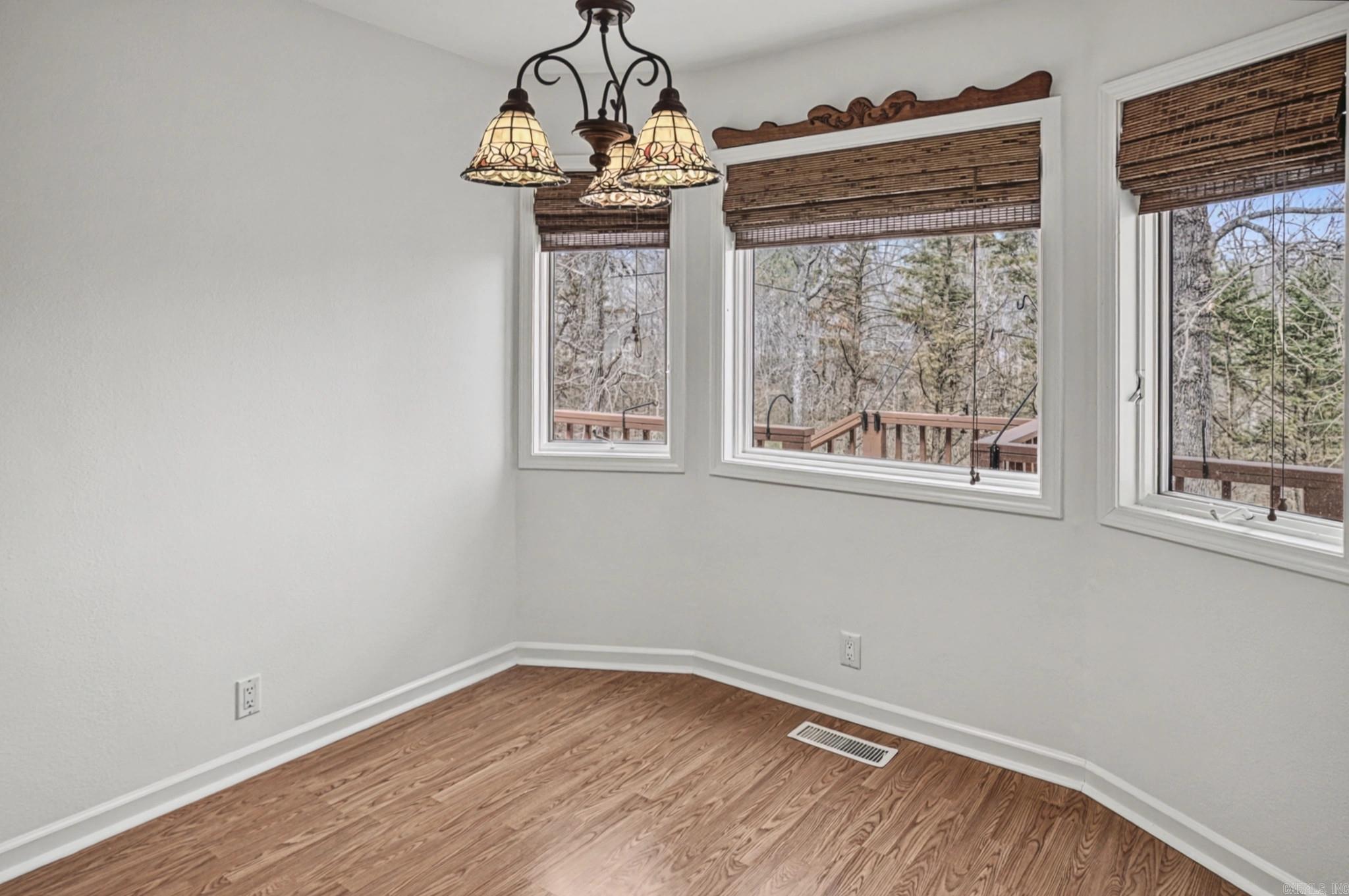 MAGELLAN COURTS - Residential