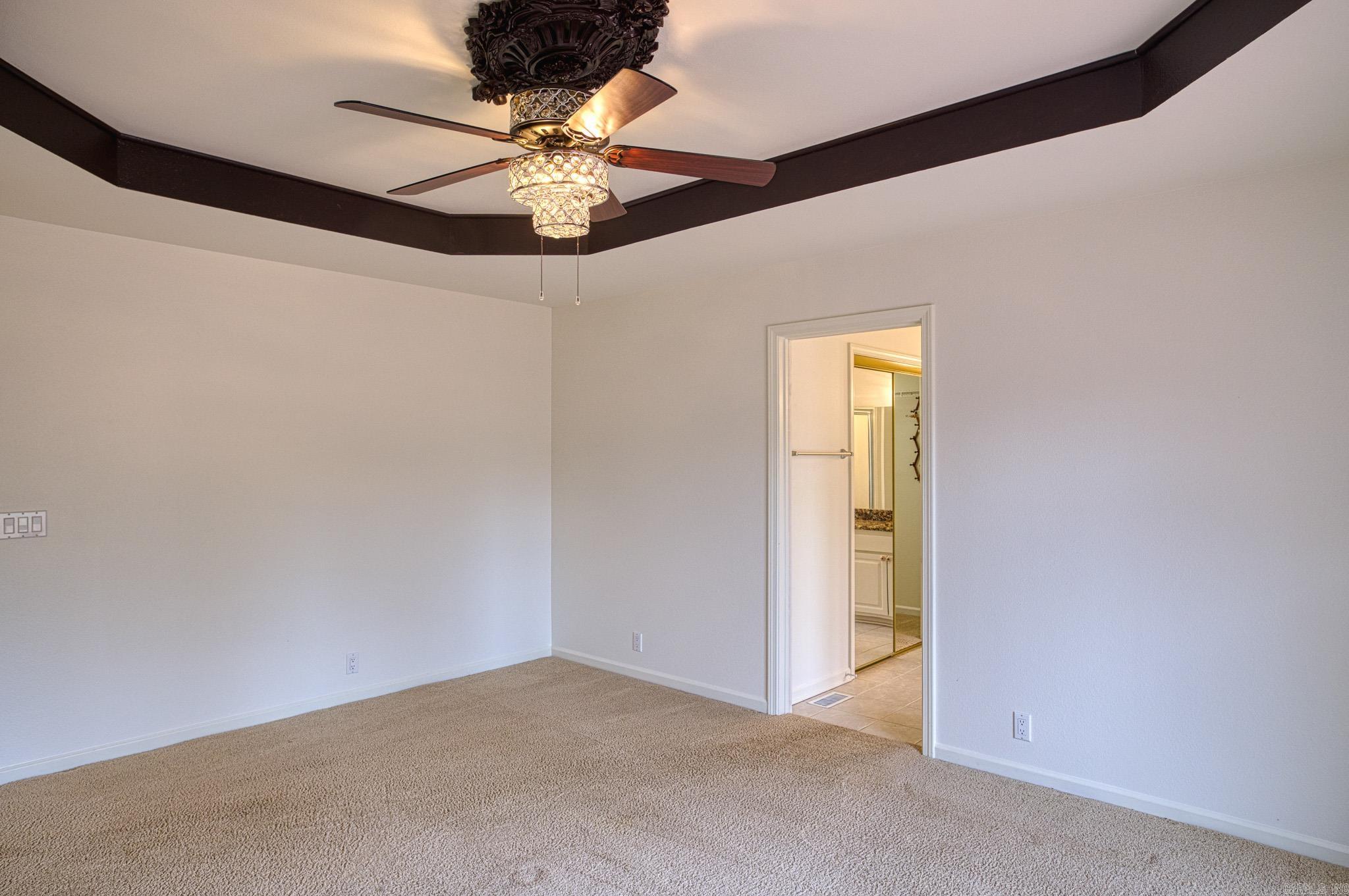 MAGELLAN COURTS - Residential