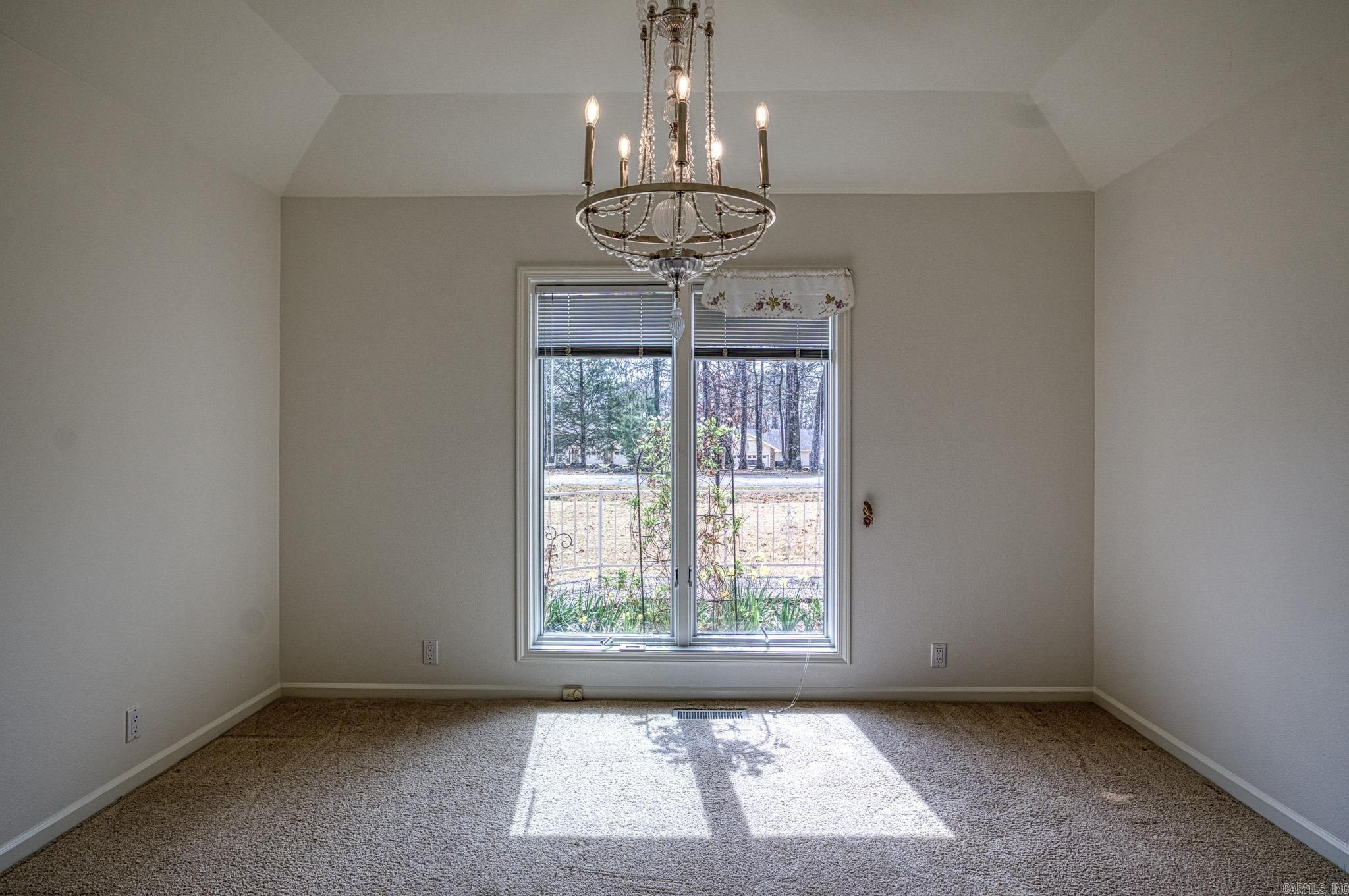 MAGELLAN COURTS - Residential