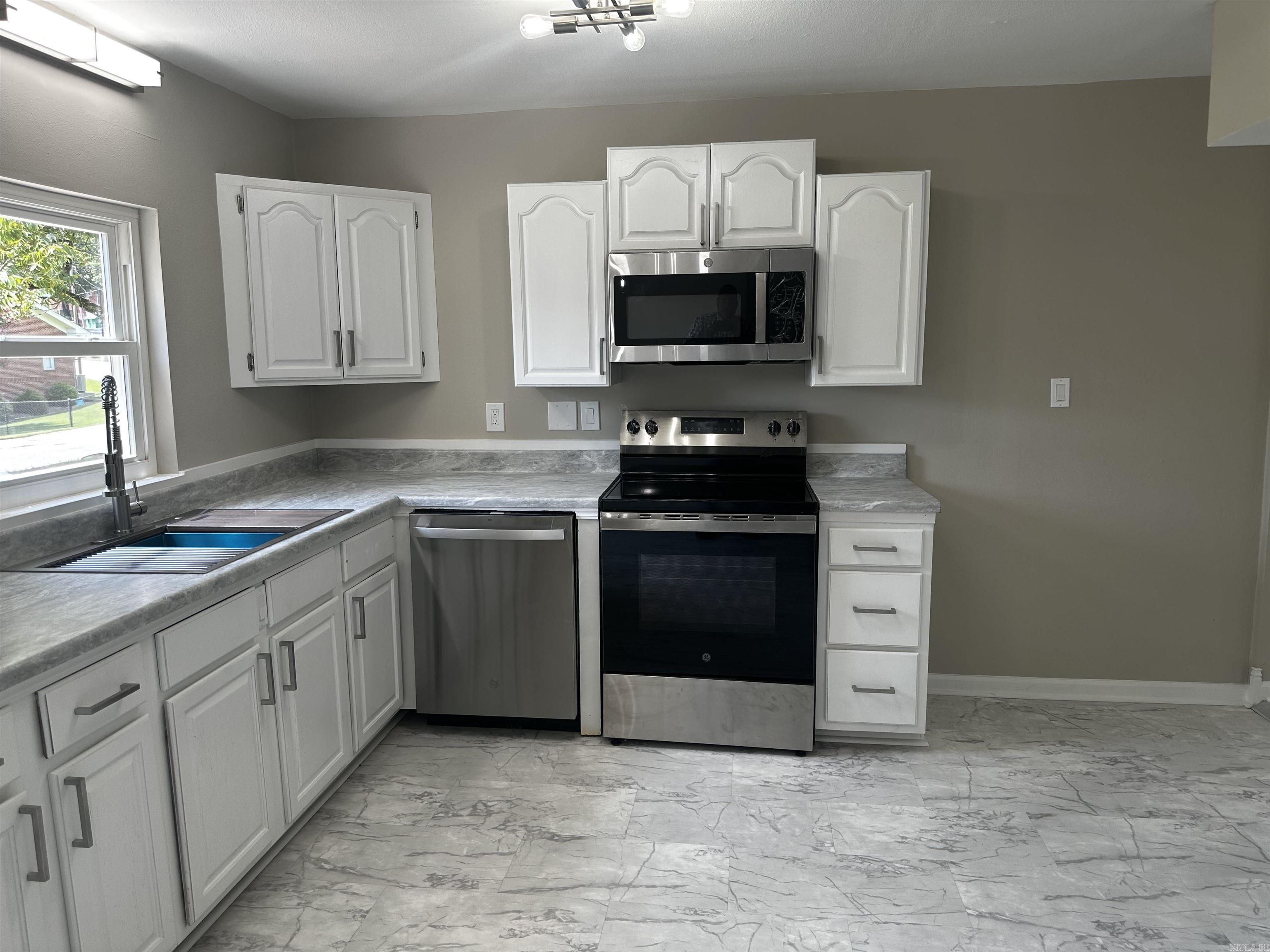 CHERRY & COX - Residential