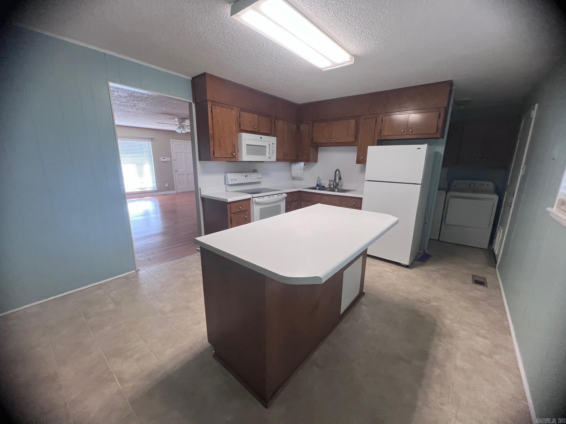 BROOKFIELD - Residential