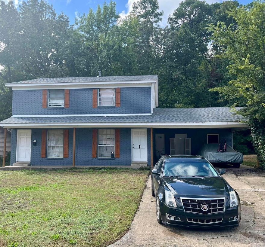 very nice 2-bedroom/1.5 bath townhouse duplex with a shared carport.  Security deposit is $690.00, and no pets are allowed.  This owner does not participate in 3rd party programs like Section 8. Rushinhome21@gmail.com for more information and application