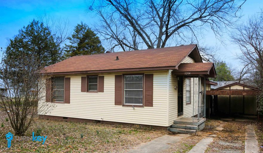 Bright and cozy 3 bedroom house for rent. Newly renovated and located in a convenient North Little Rock location. Income must be 3x the amount of rent per month.