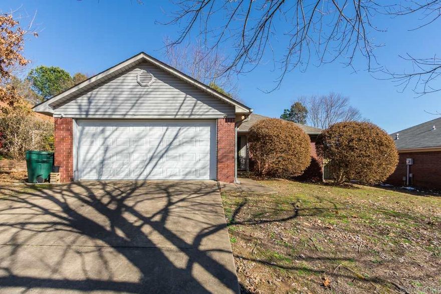 This 3 bedroom, 2 bath house is in a wonderful neighborhood, located on a cul-de-sac.  Spacious backyard, open floorplan.   This house has fridge AND washer/dryer.