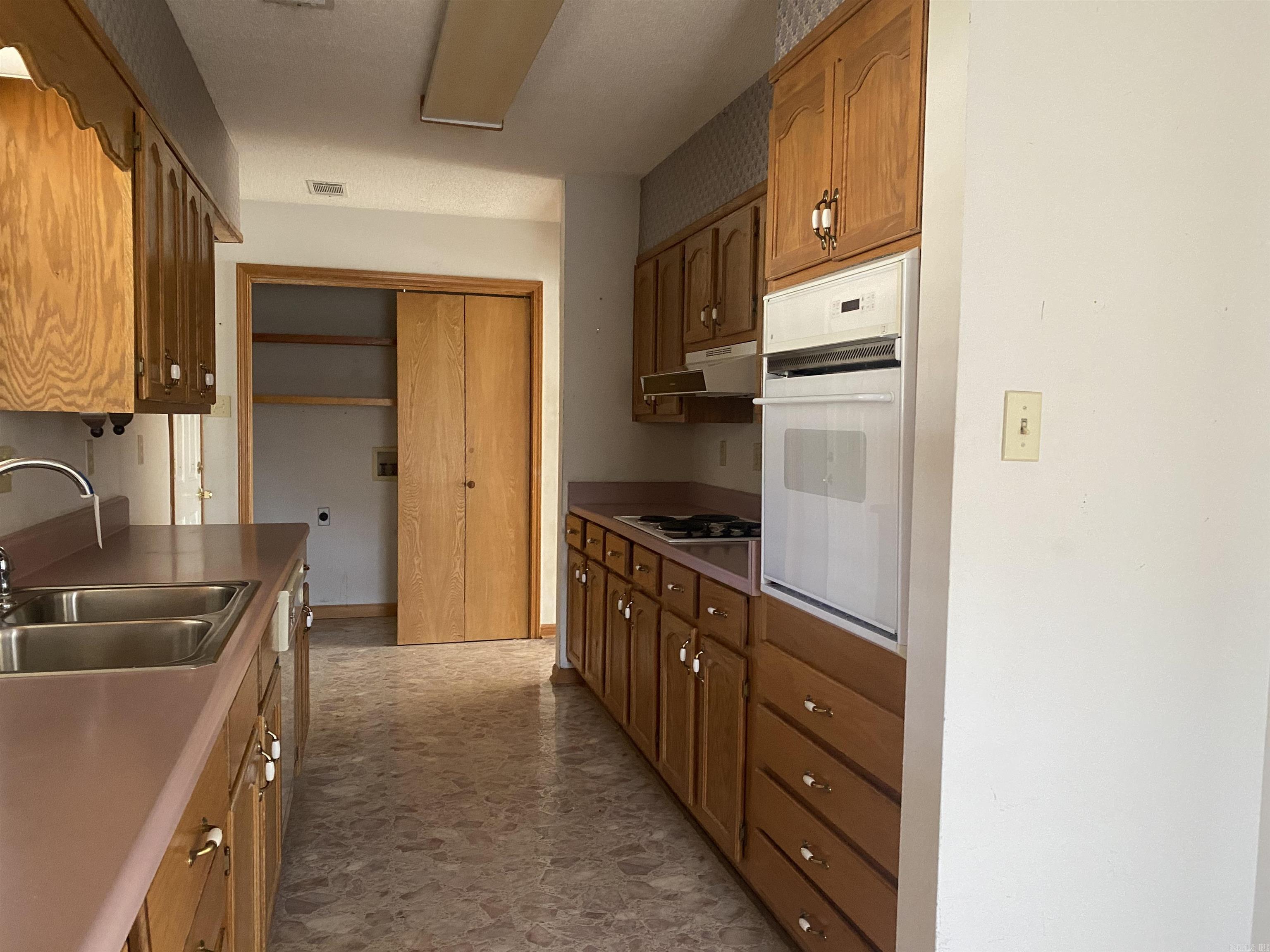 Meadowbrook B - Residential