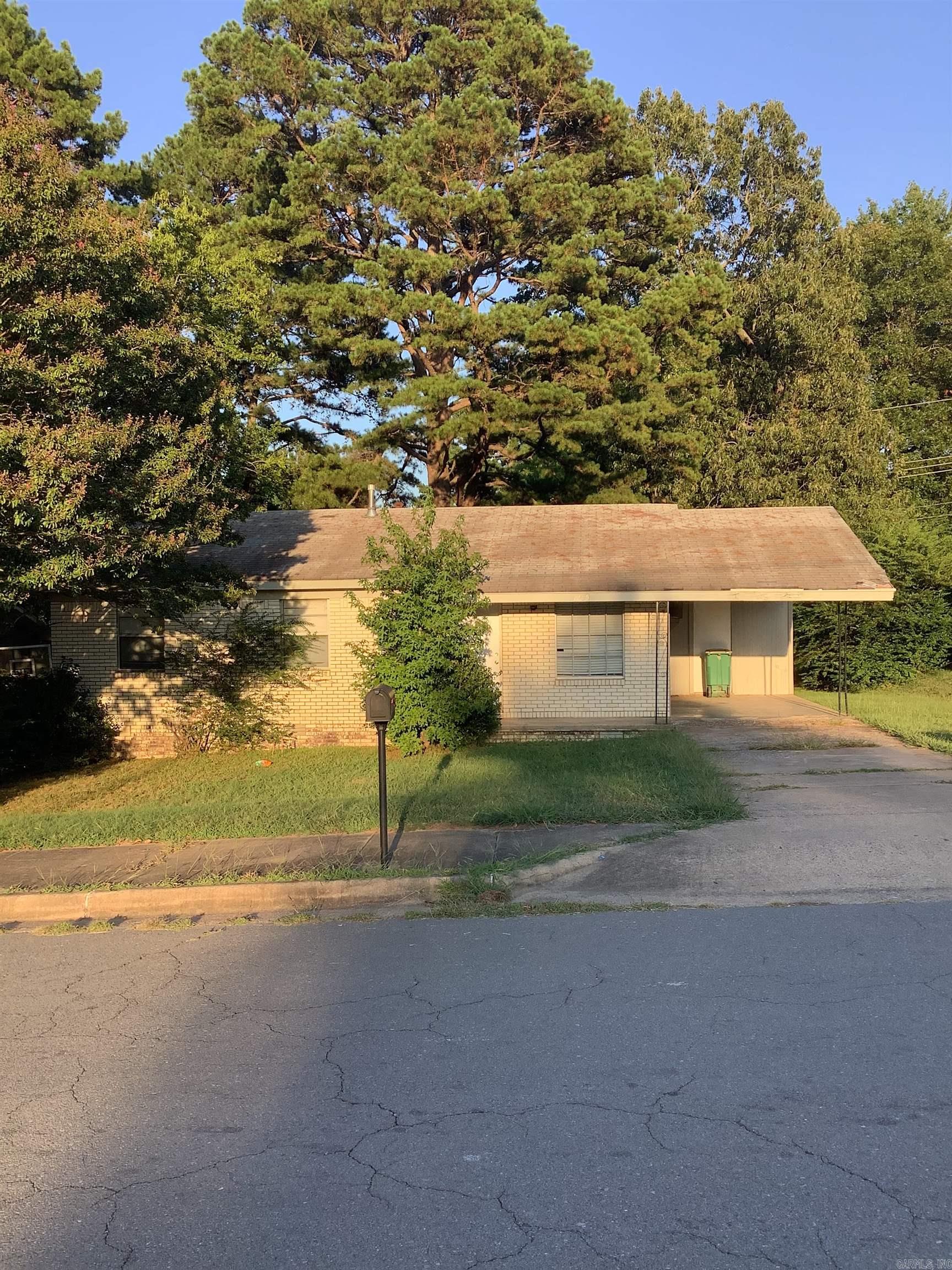 This 3 Bedroom 1 Bath Home is a great opportunity for an investment property or a buyer interesting in customizing a home for themselves! This home has great potential with a little TLC! PROPERTY TO BE SOLD AS-IS. SEE AGENT REMARKS
