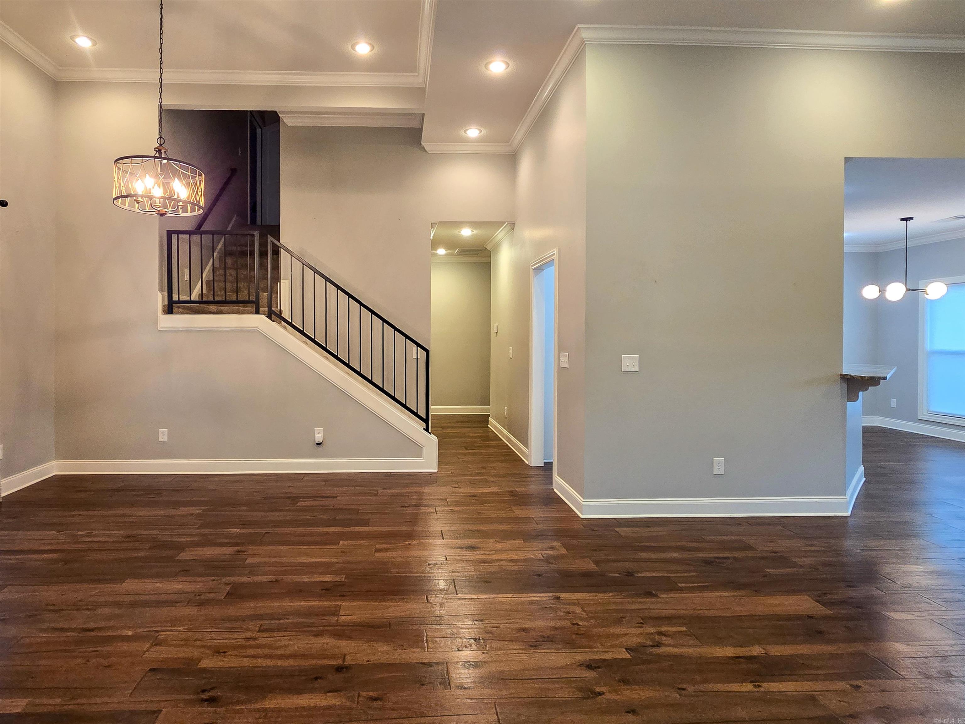 WHISPERING HILLS - Residential