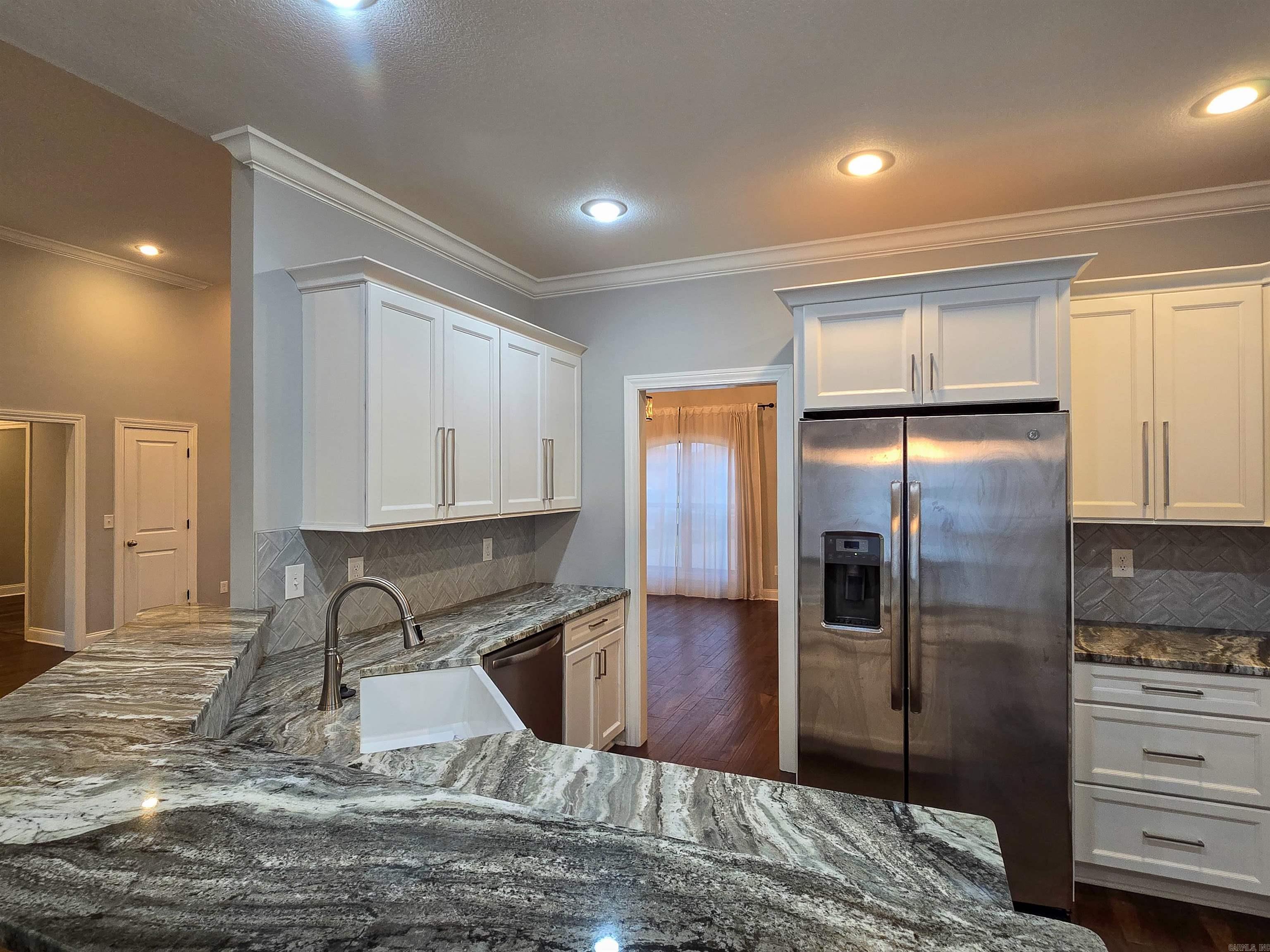 WHISPERING HILLS - Residential