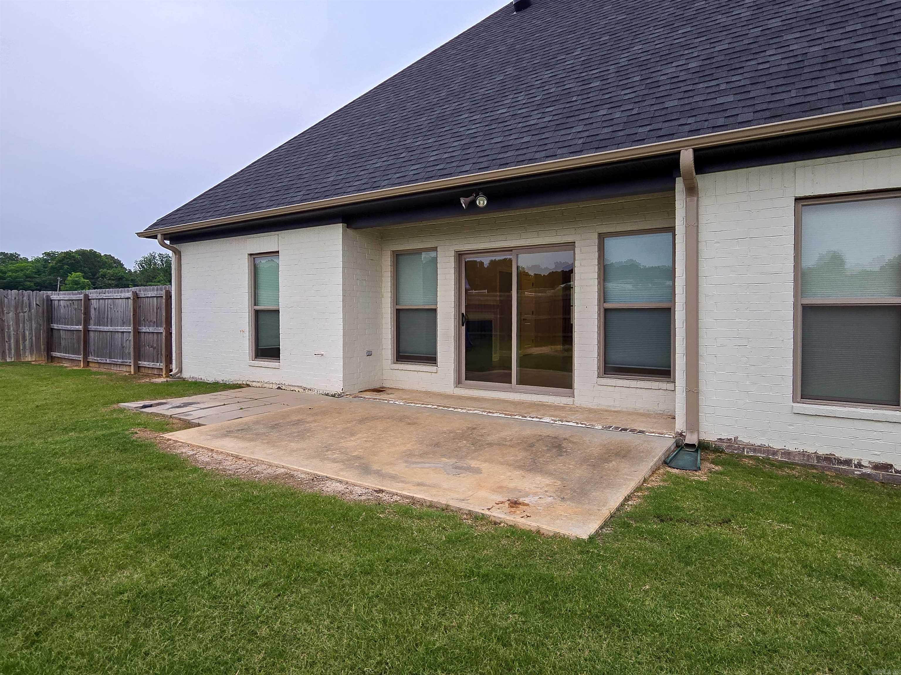 WHISPERING HILLS - Residential