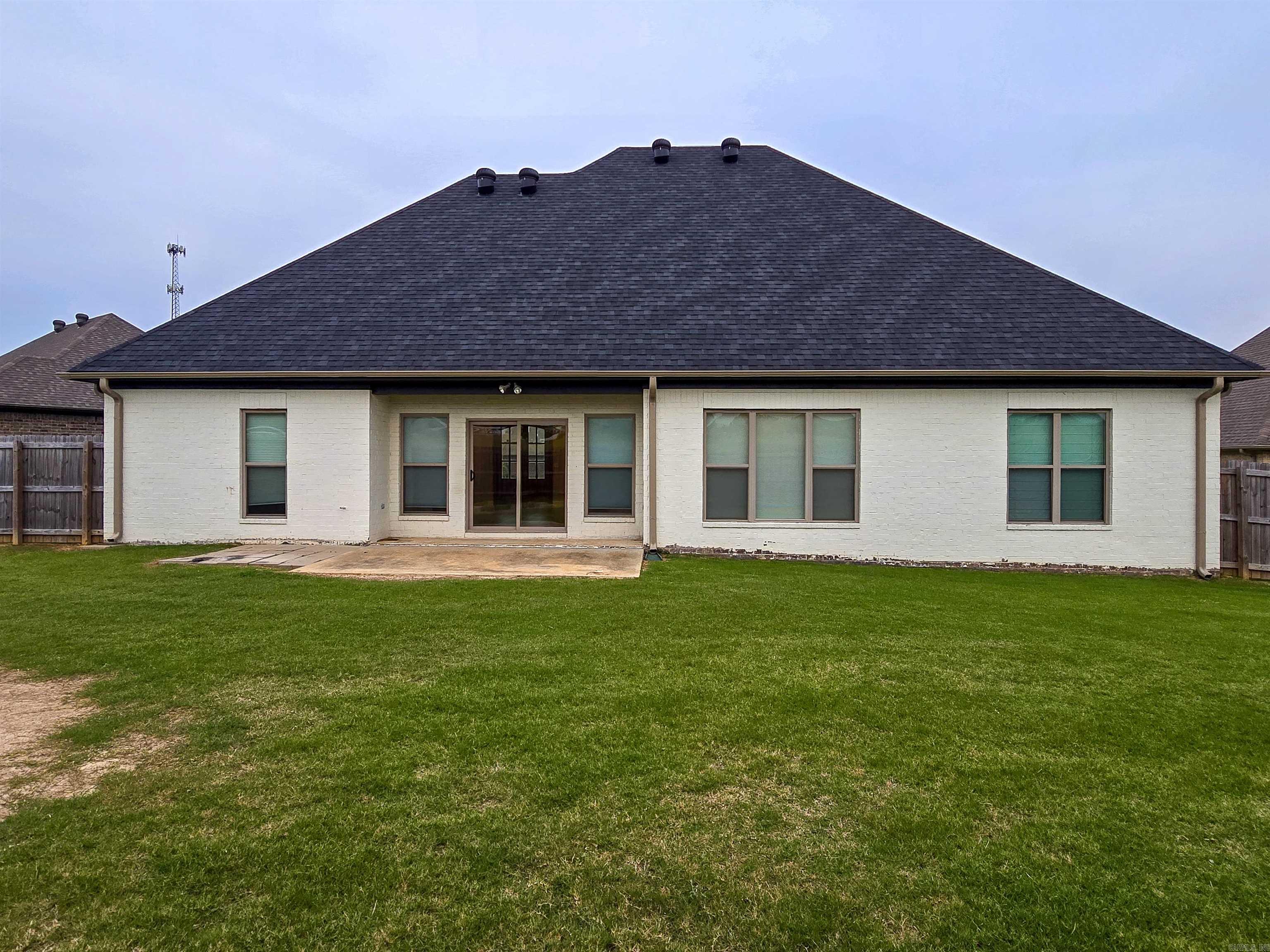 WHISPERING HILLS - Residential