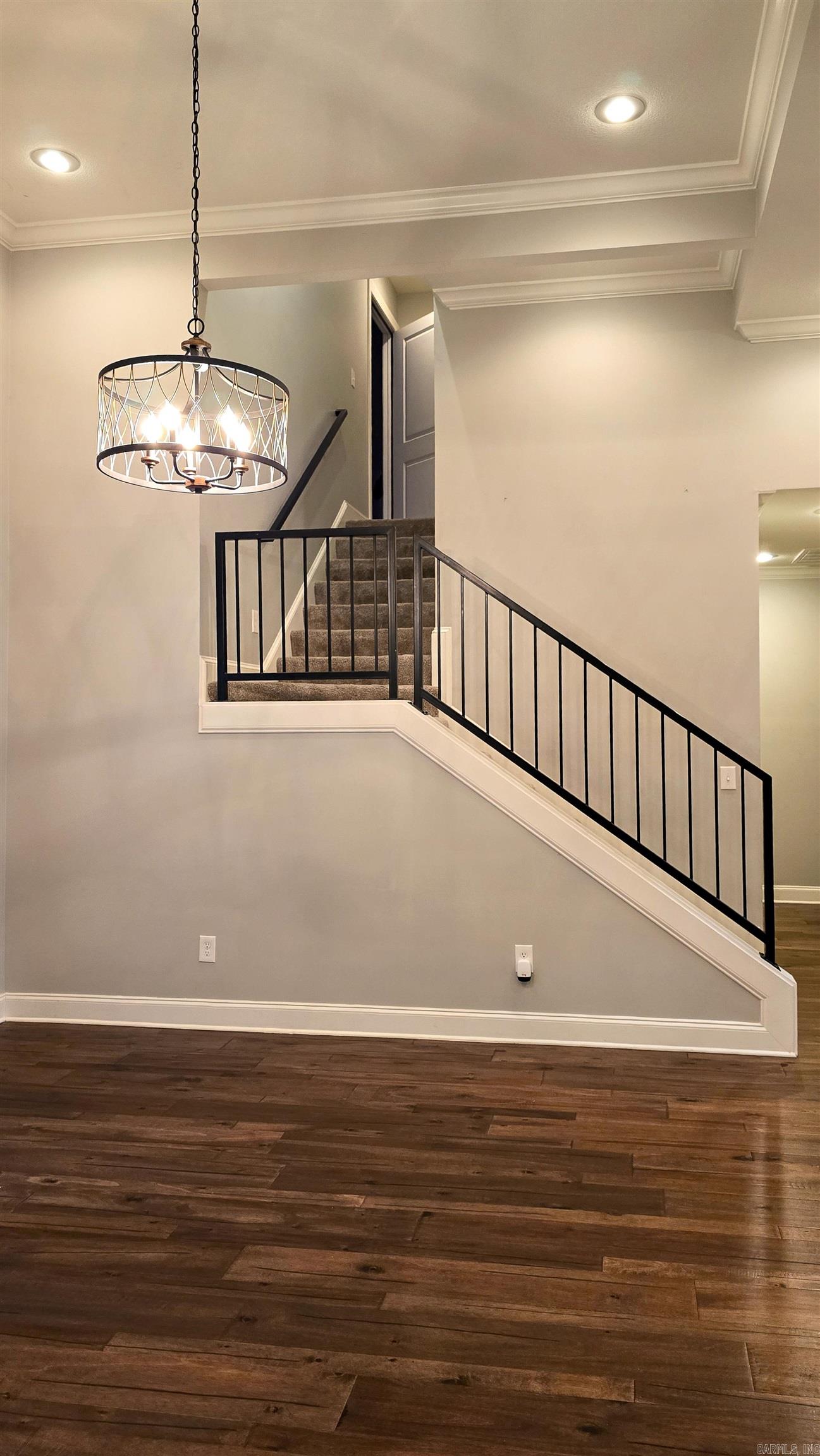 WHISPERING HILLS - Residential
