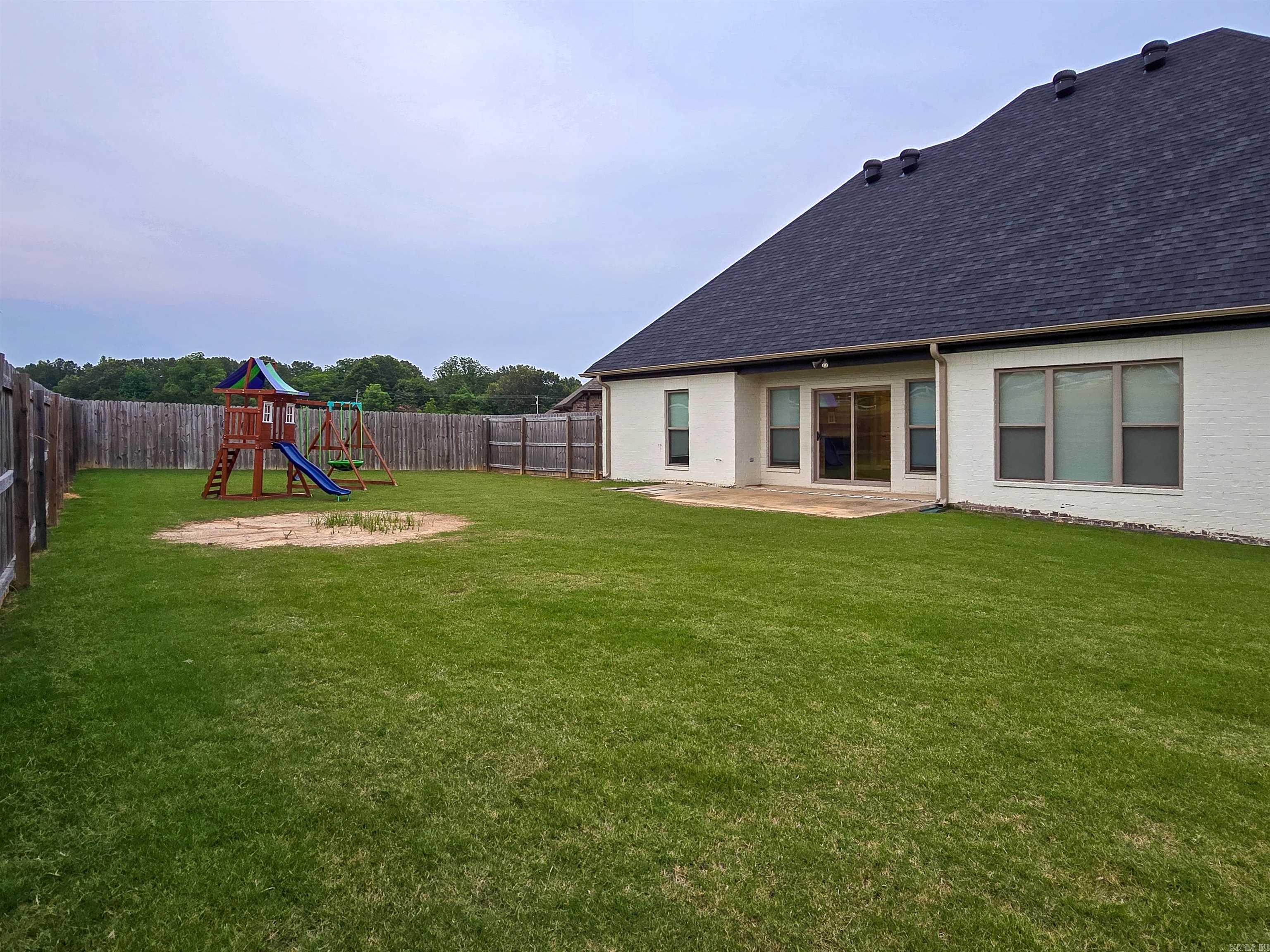 WHISPERING HILLS - Residential