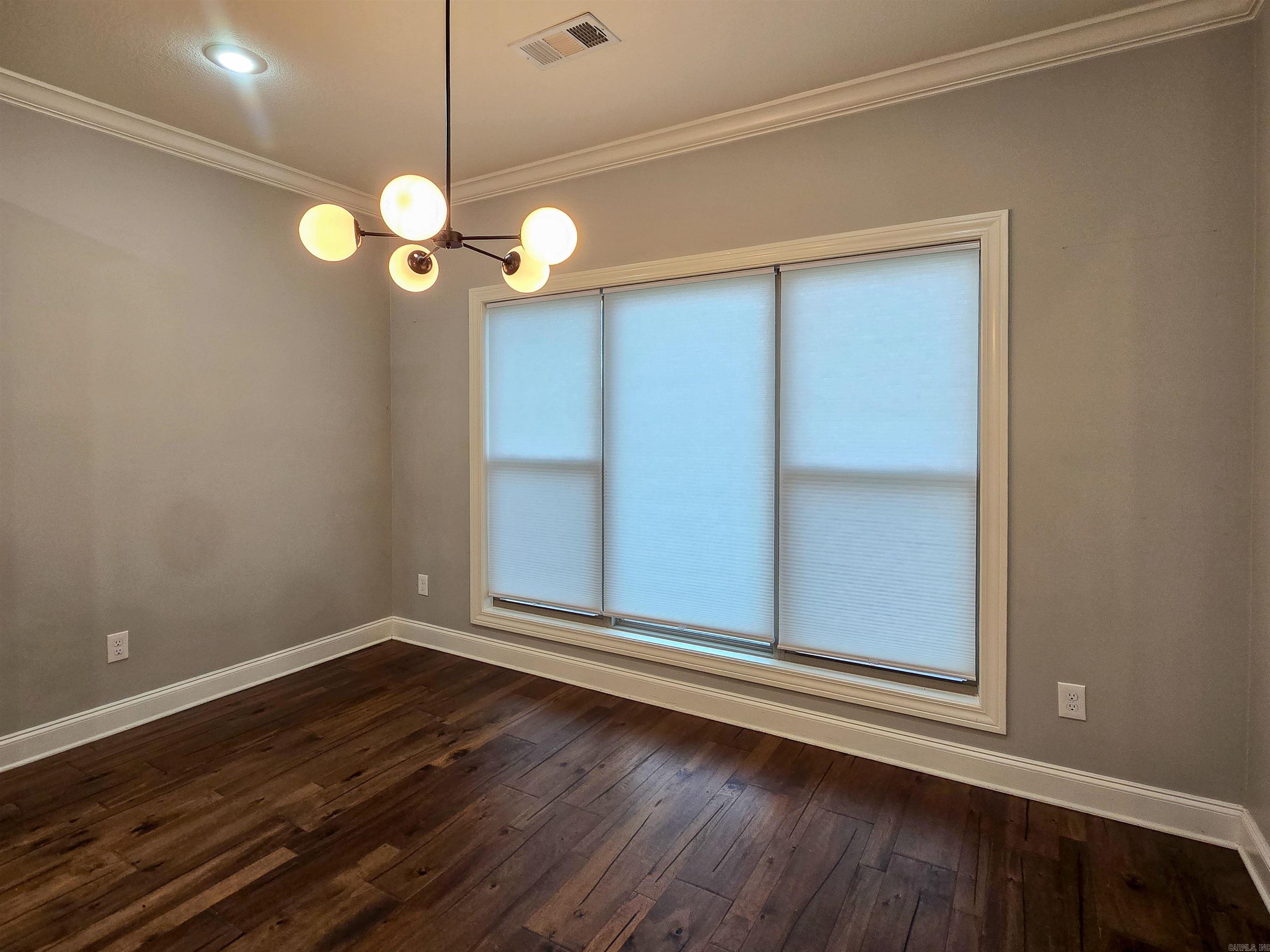 WHISPERING HILLS - Residential