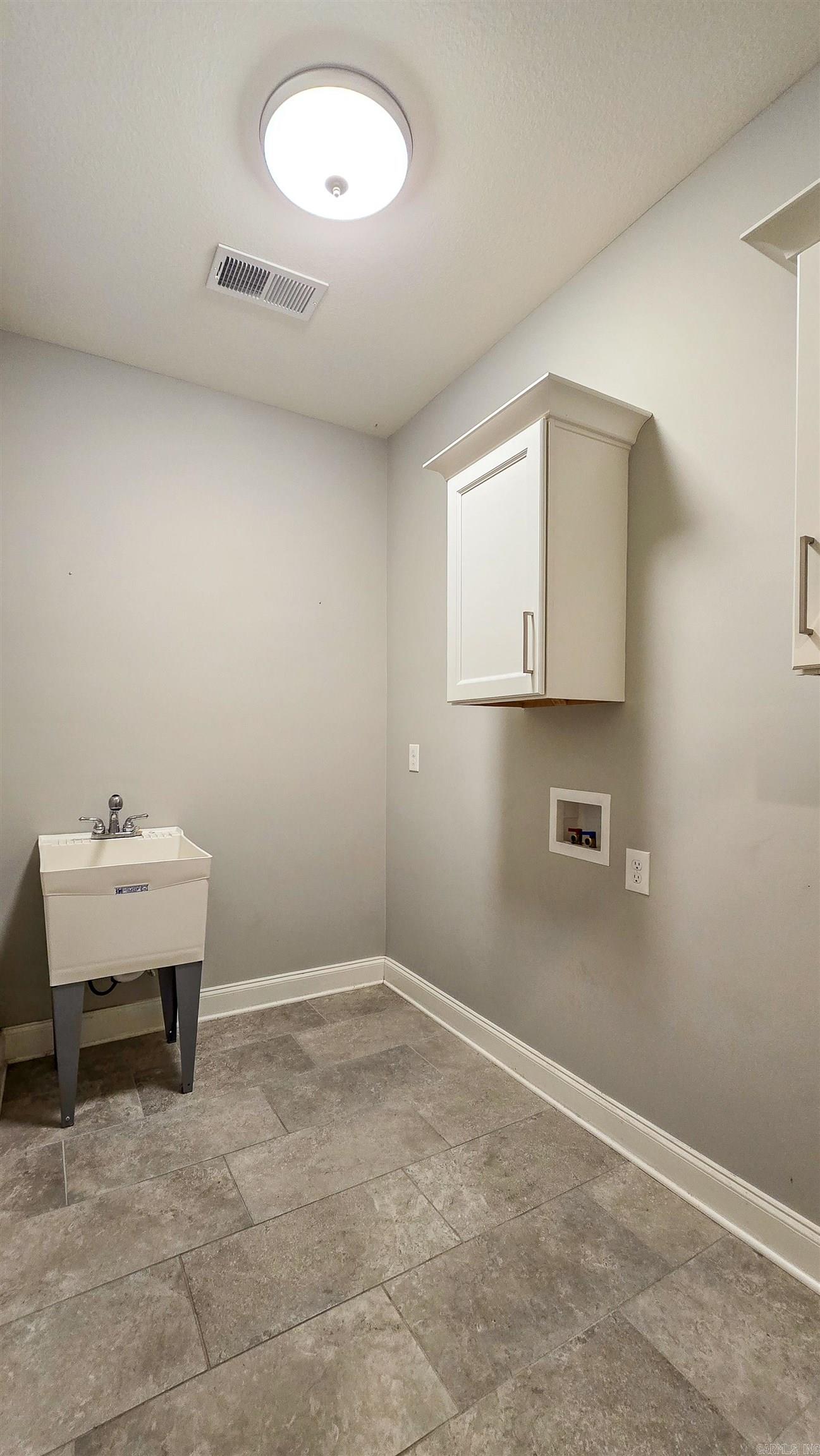 WHISPERING HILLS - Residential