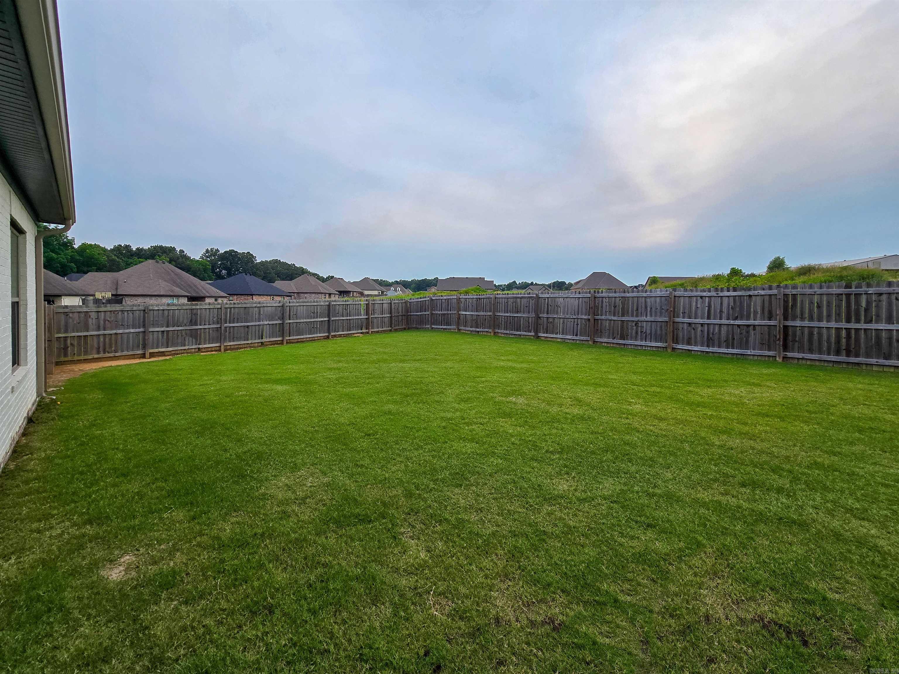 WHISPERING HILLS - Residential