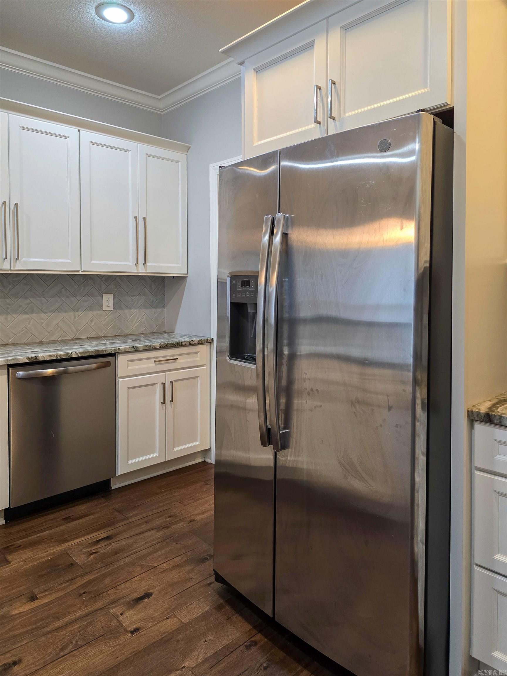 WHISPERING HILLS - Residential
