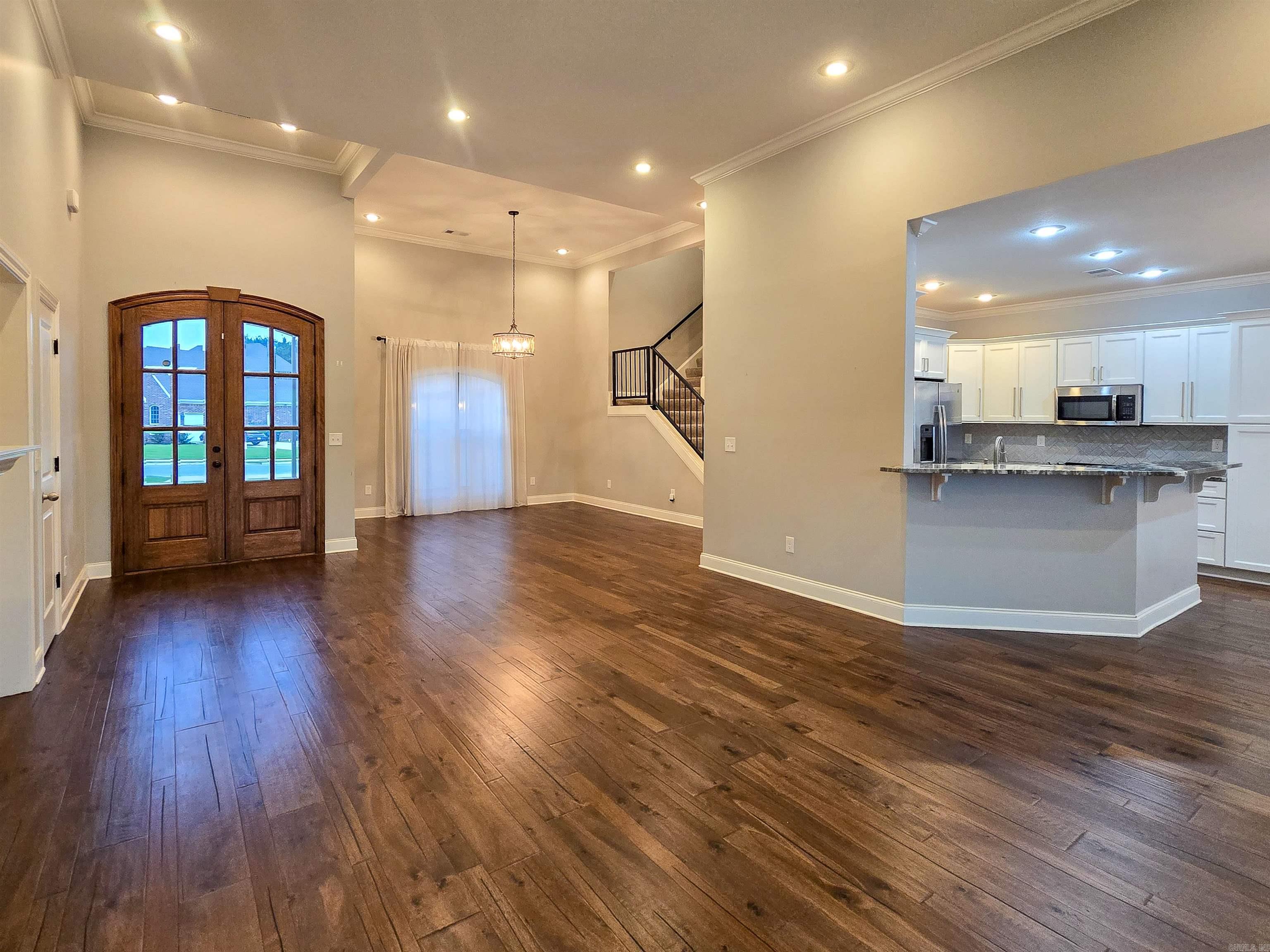 WHISPERING HILLS - Residential