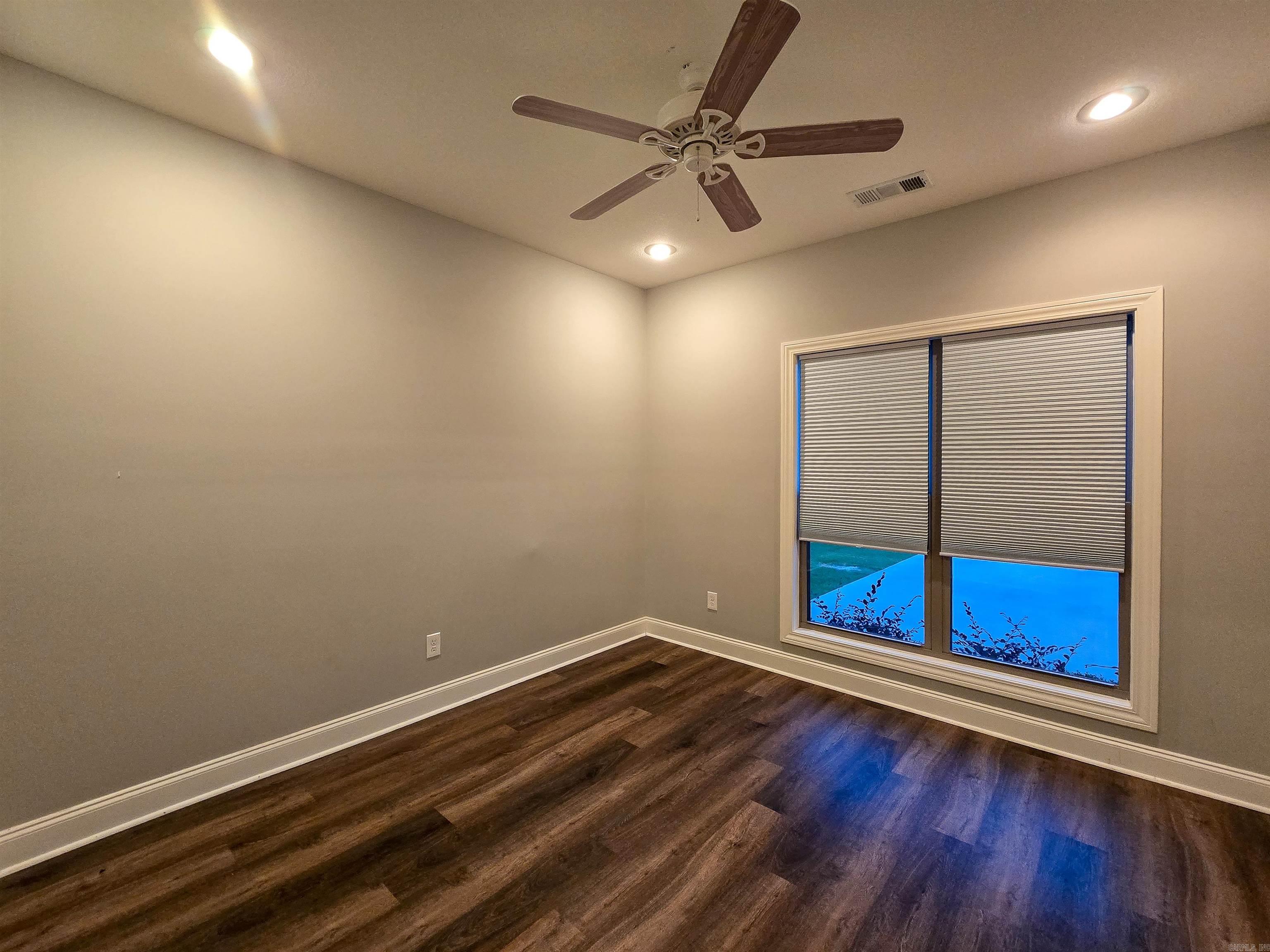 WHISPERING HILLS - Residential